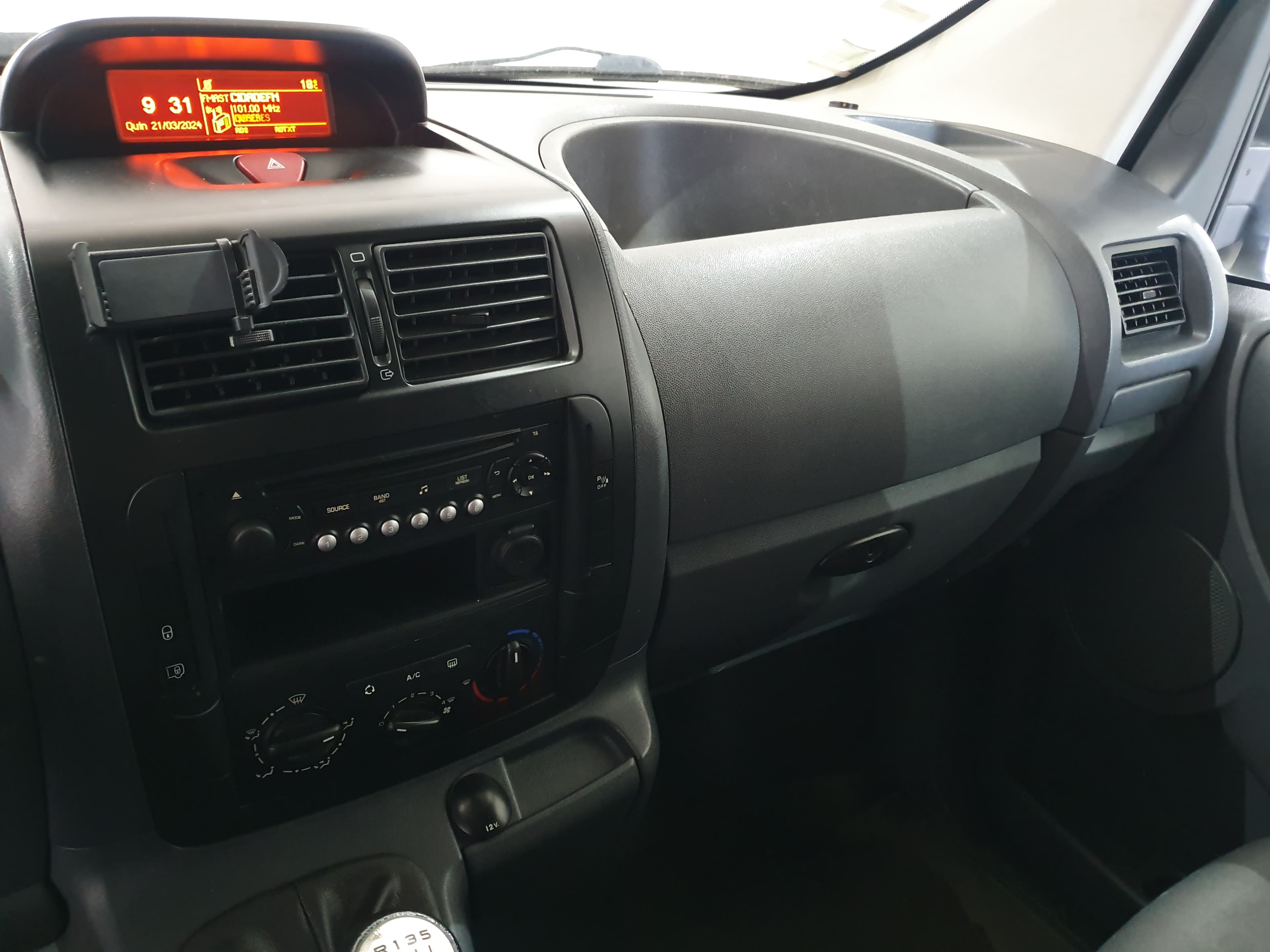 Peugeot Expert · Ano 2014 — imagen 27