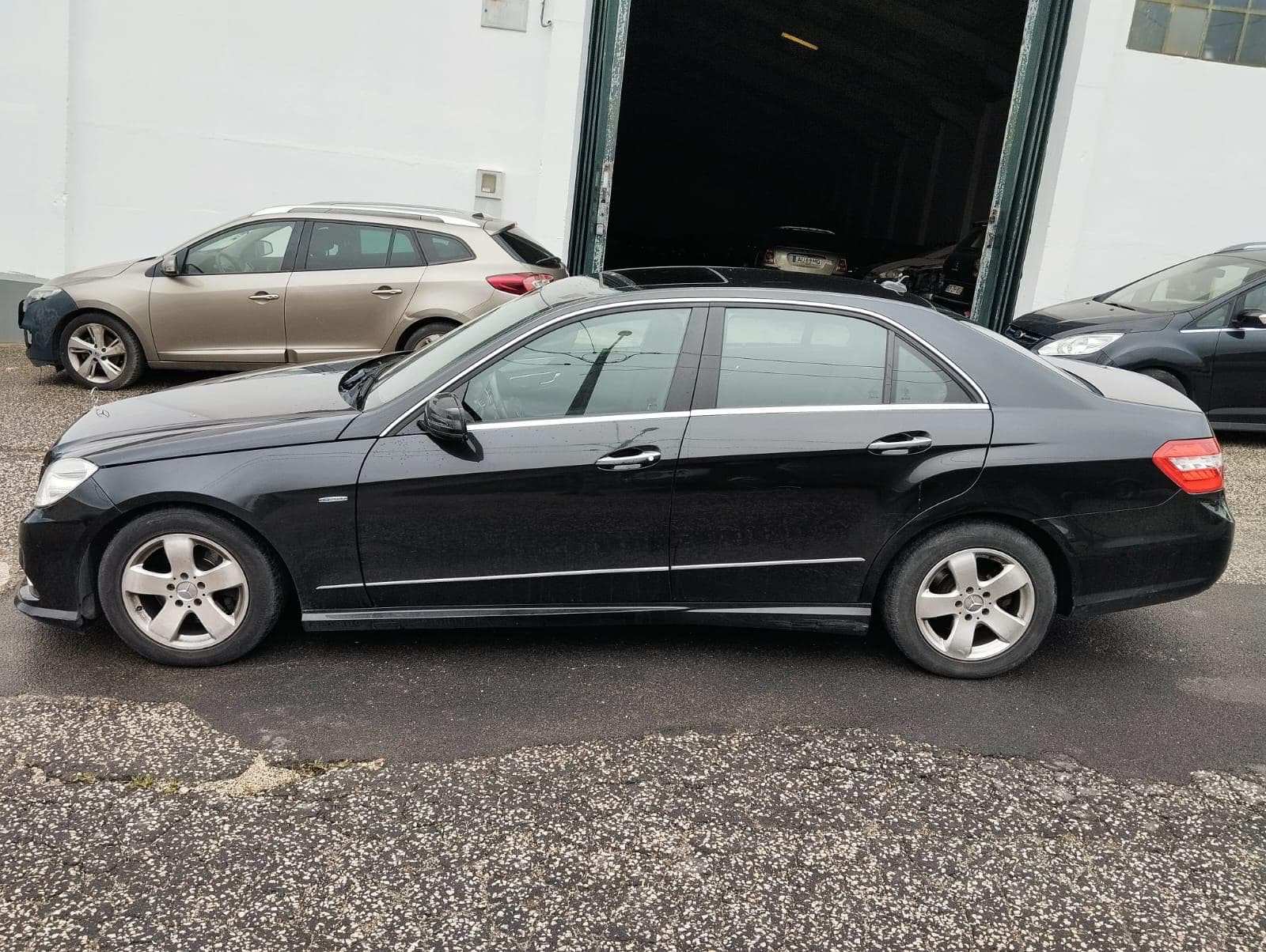 Mercedes-Benz E 350 CDI · Ano 2009   66-HL-39 — imagem 3