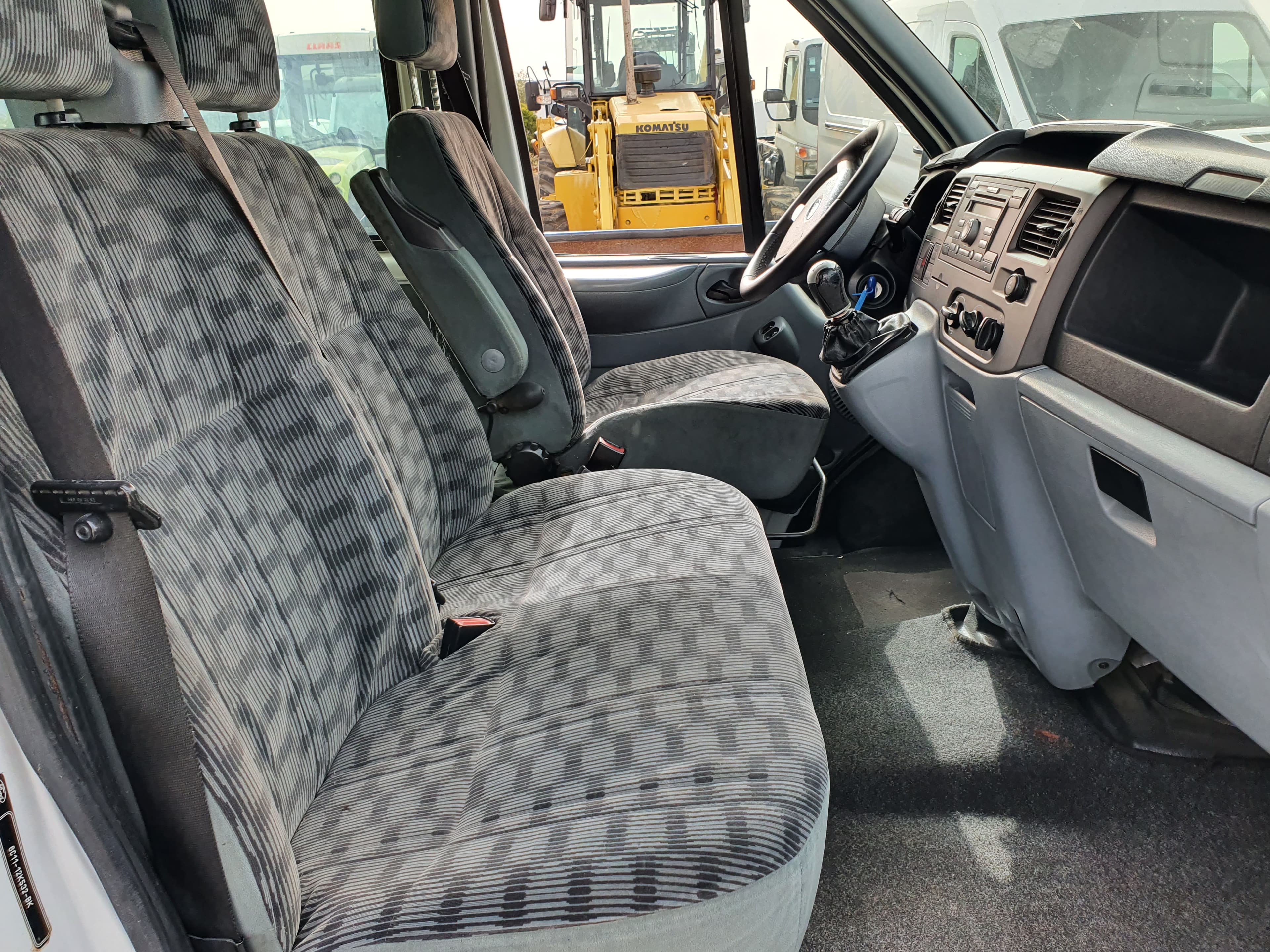 Ford Transit · Ano 2009 — image 17