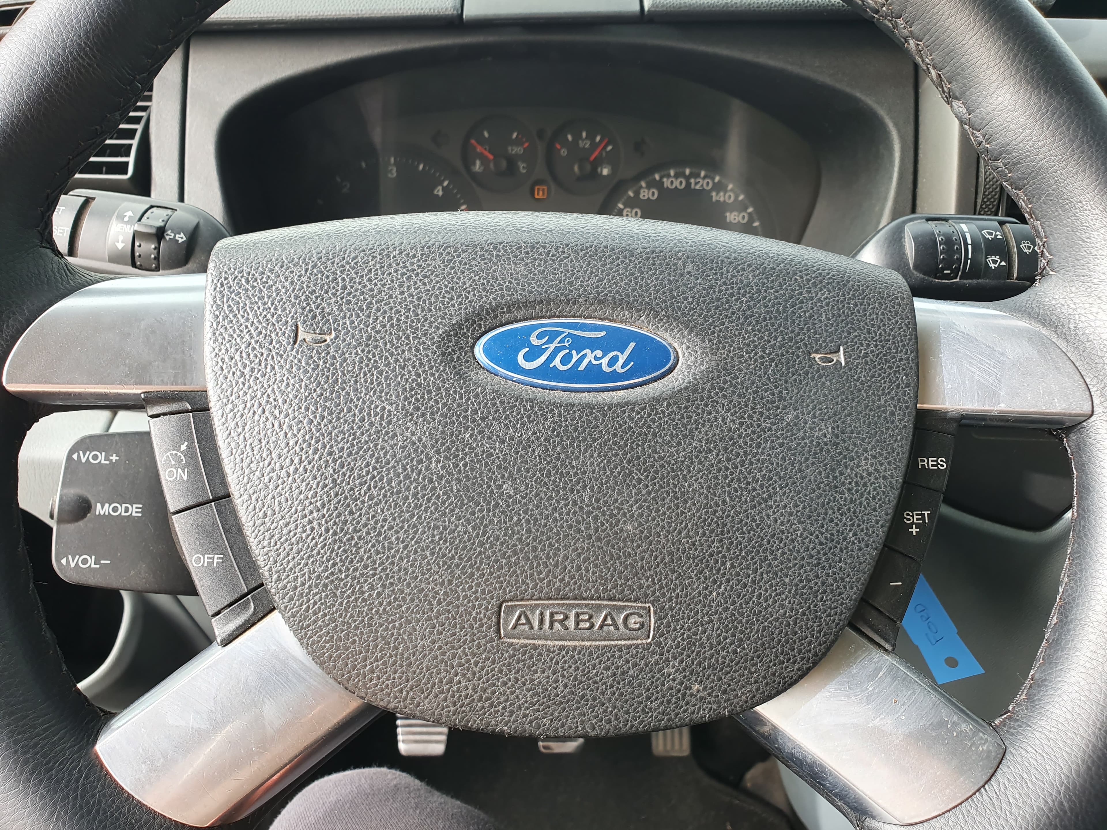 Ford Transit · Ano 2009 — image 27
