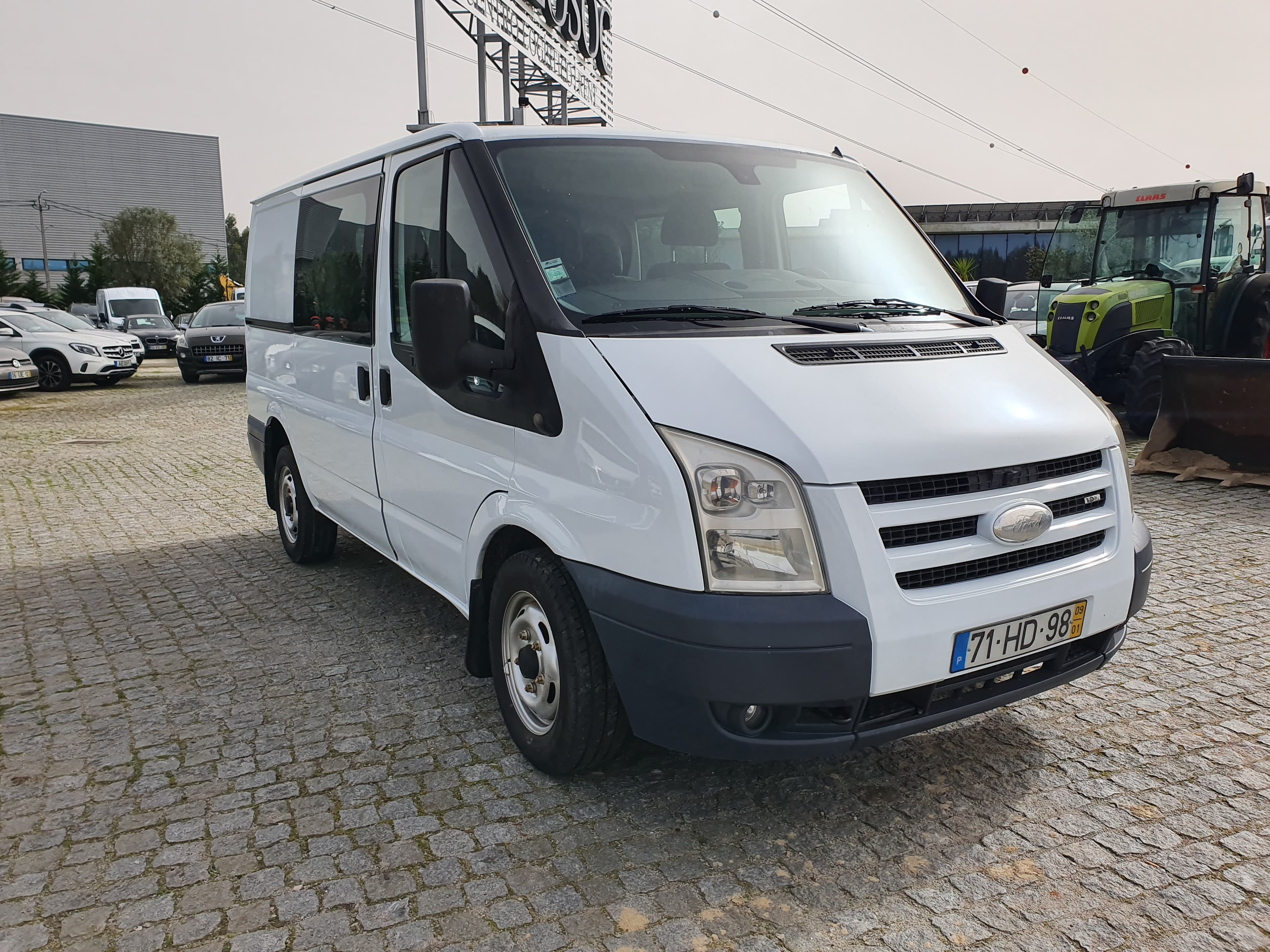 Ford Transit · Ano 2009 — image 1