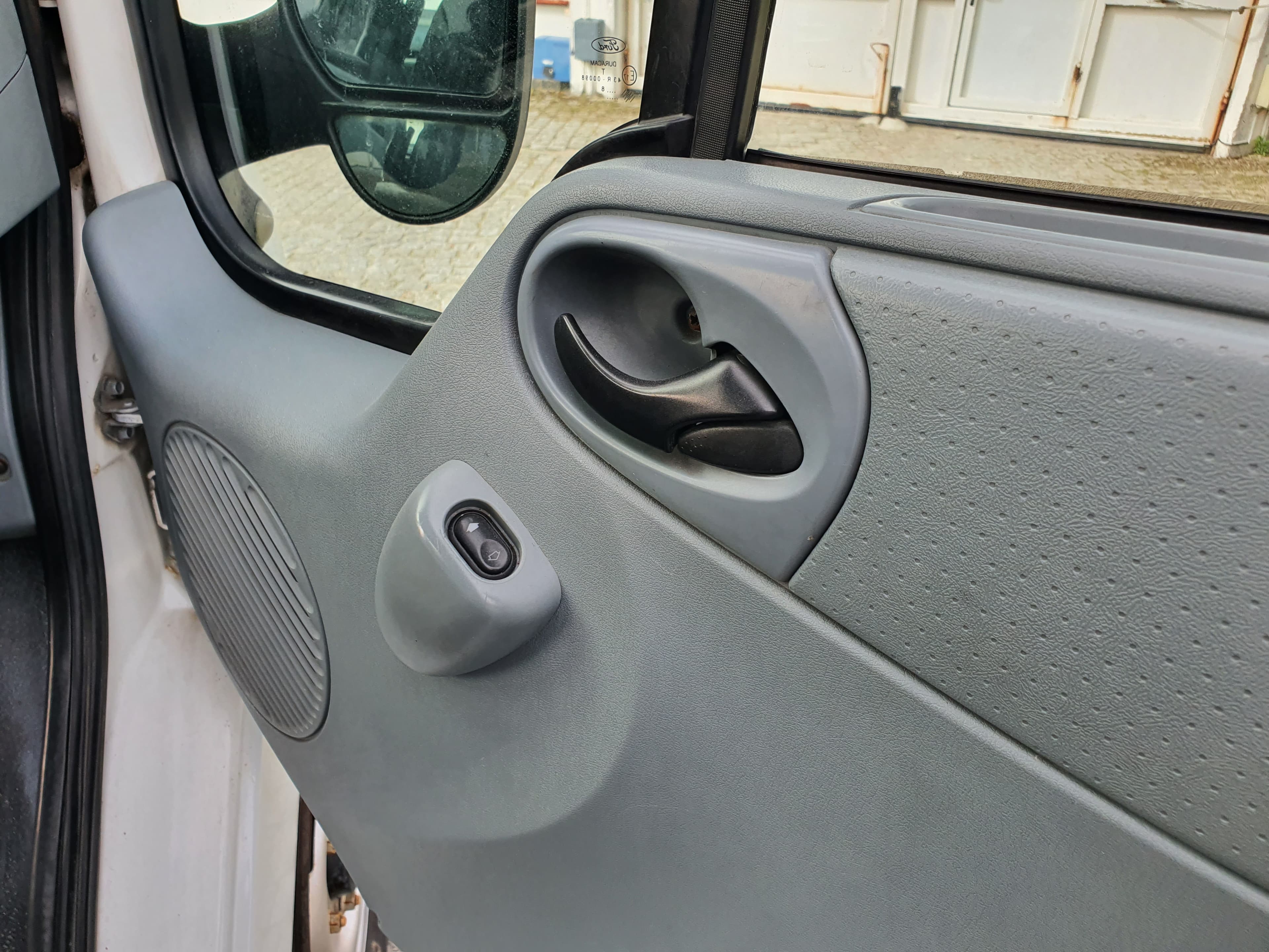 Ford Transit · Ano 2009 — image 16
