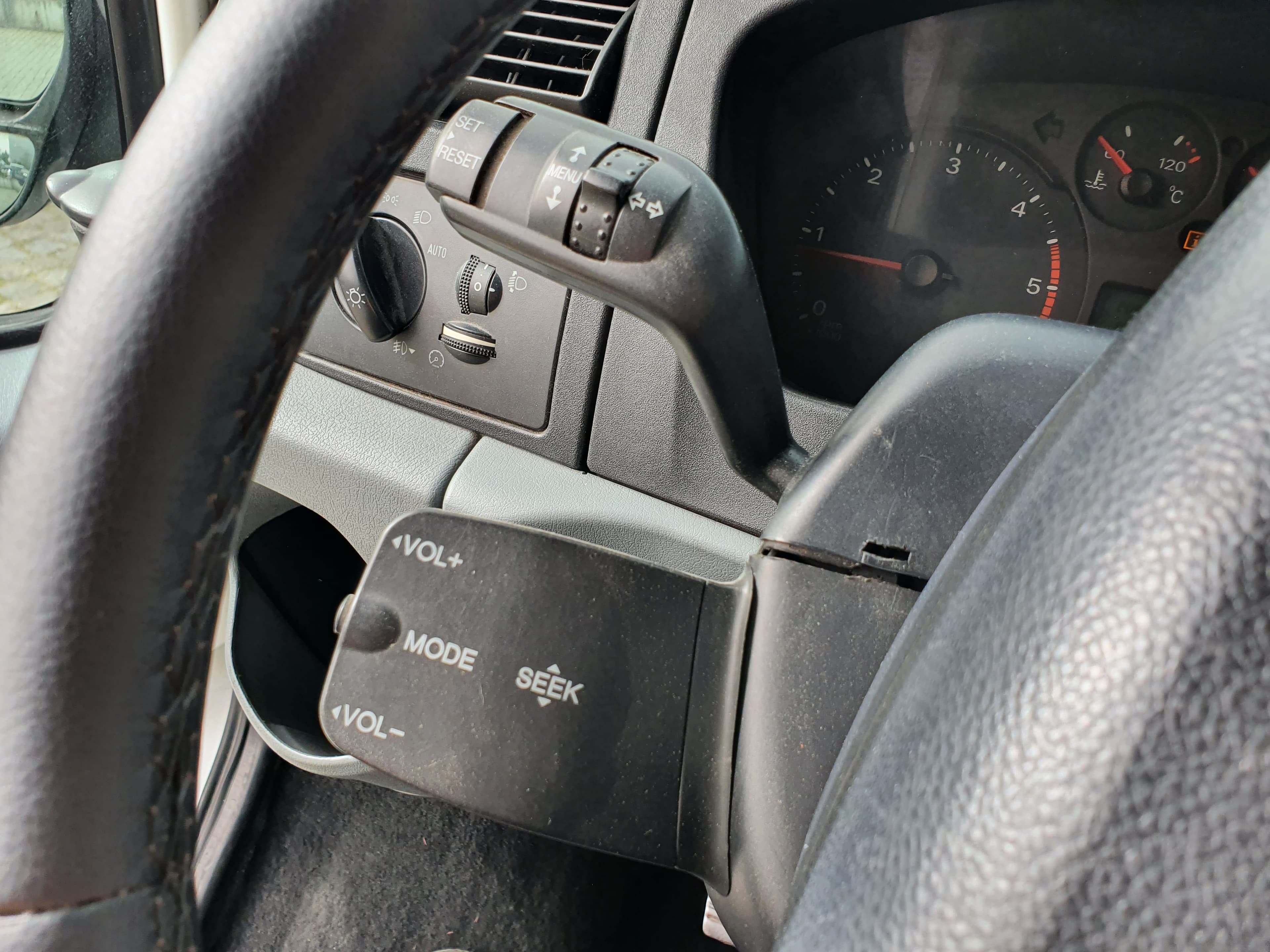 Ford Transit · Ano 2009 — image 28