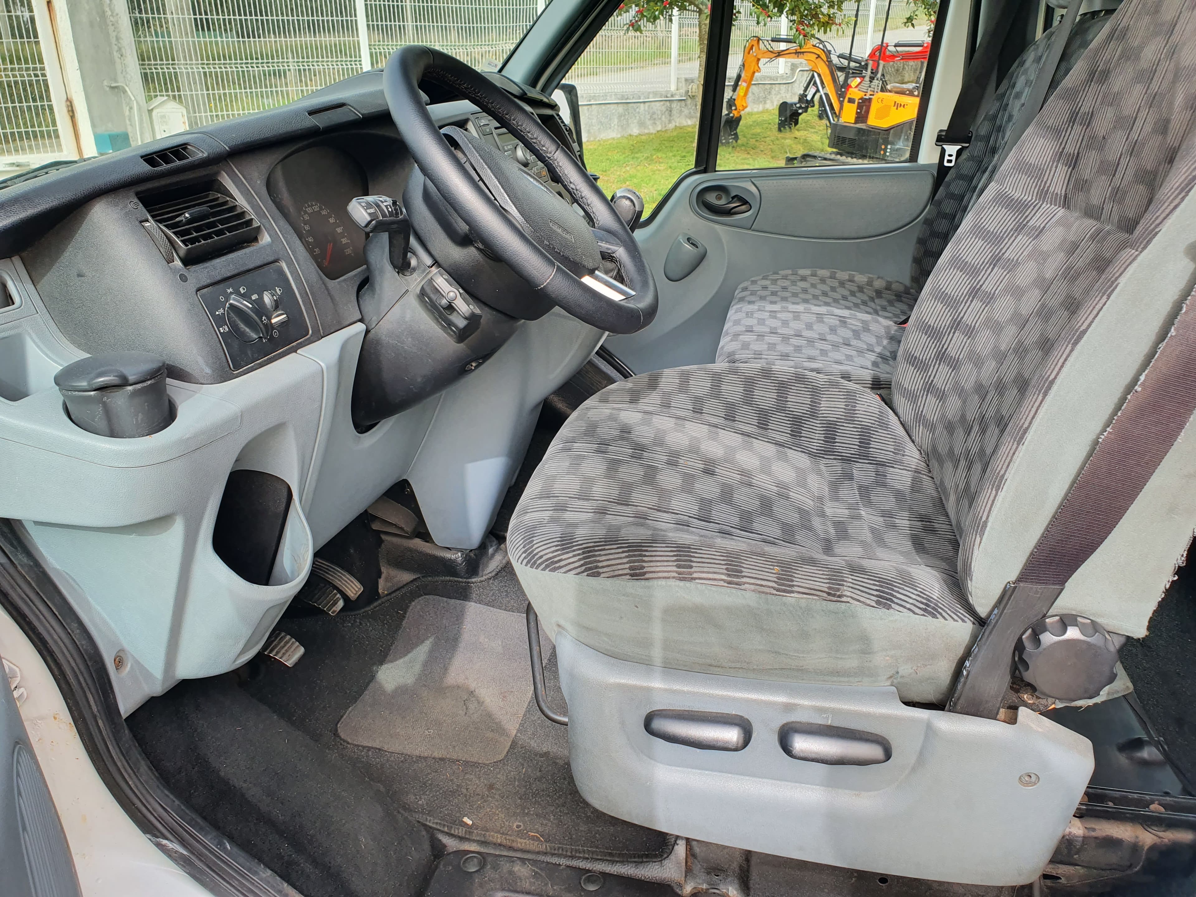 Ford Transit · Ano 2009 — image 20