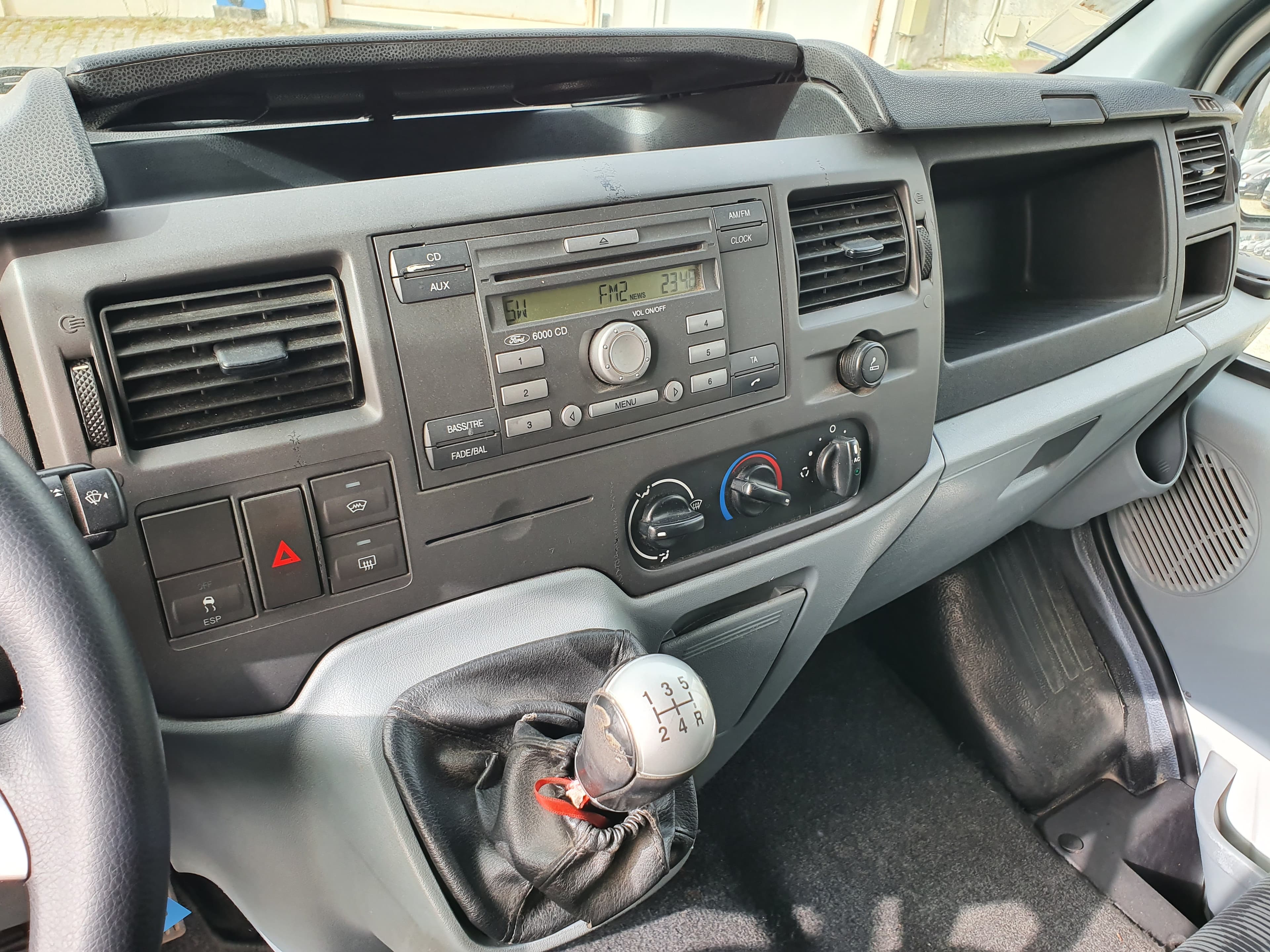 Ford Transit · Ano 2009 — image 23