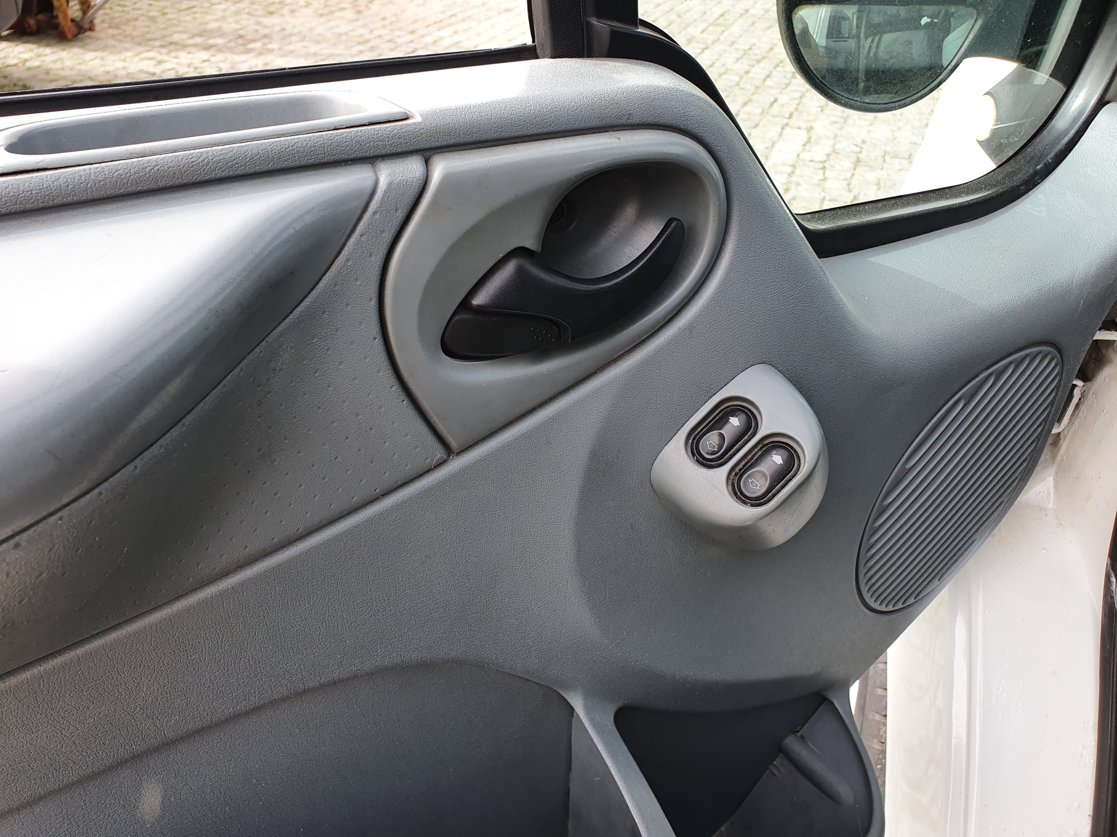 Ford Transit · Ano 2009 — image 19