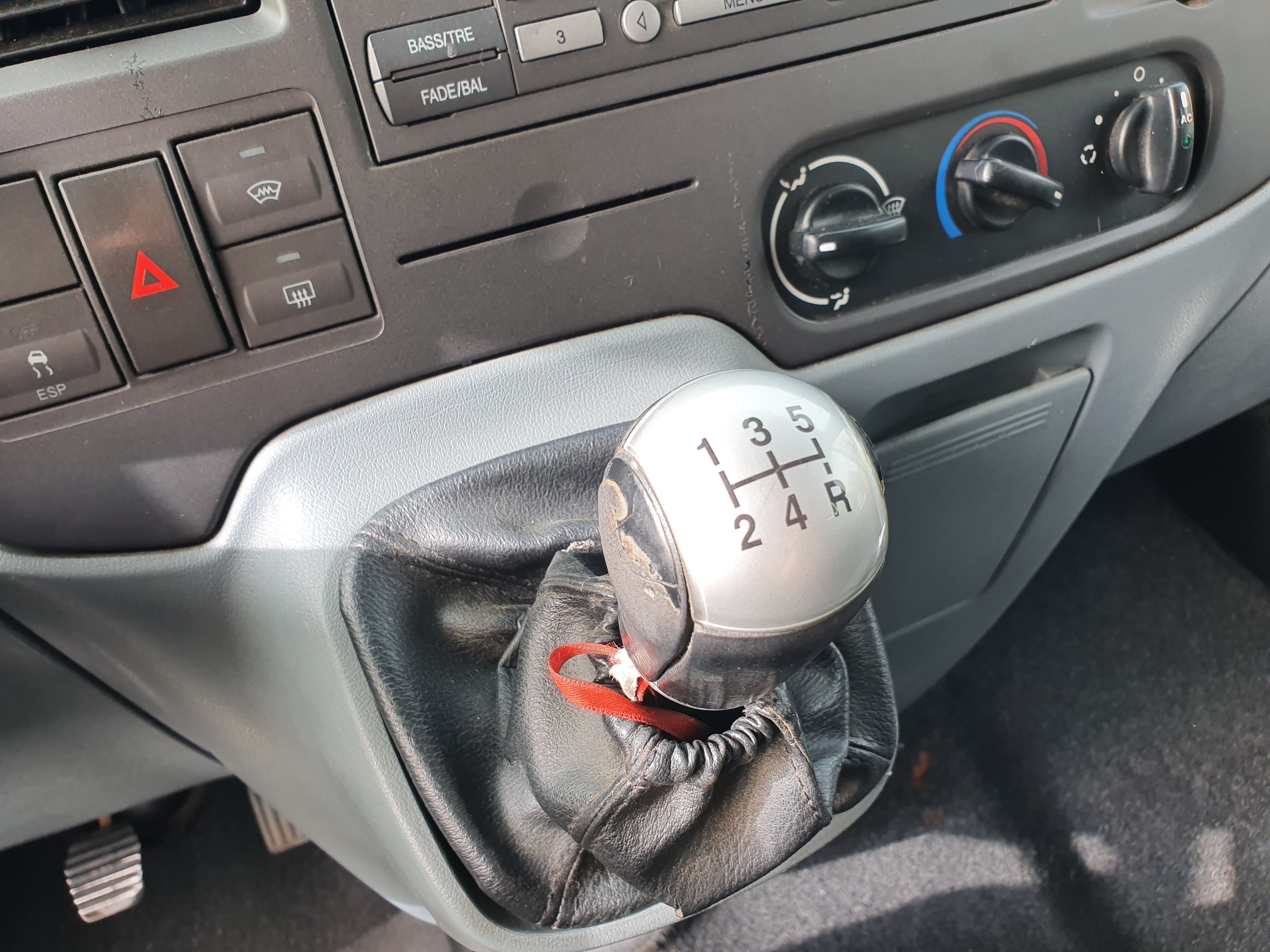 Ford Transit · Ano 2009 — image 25