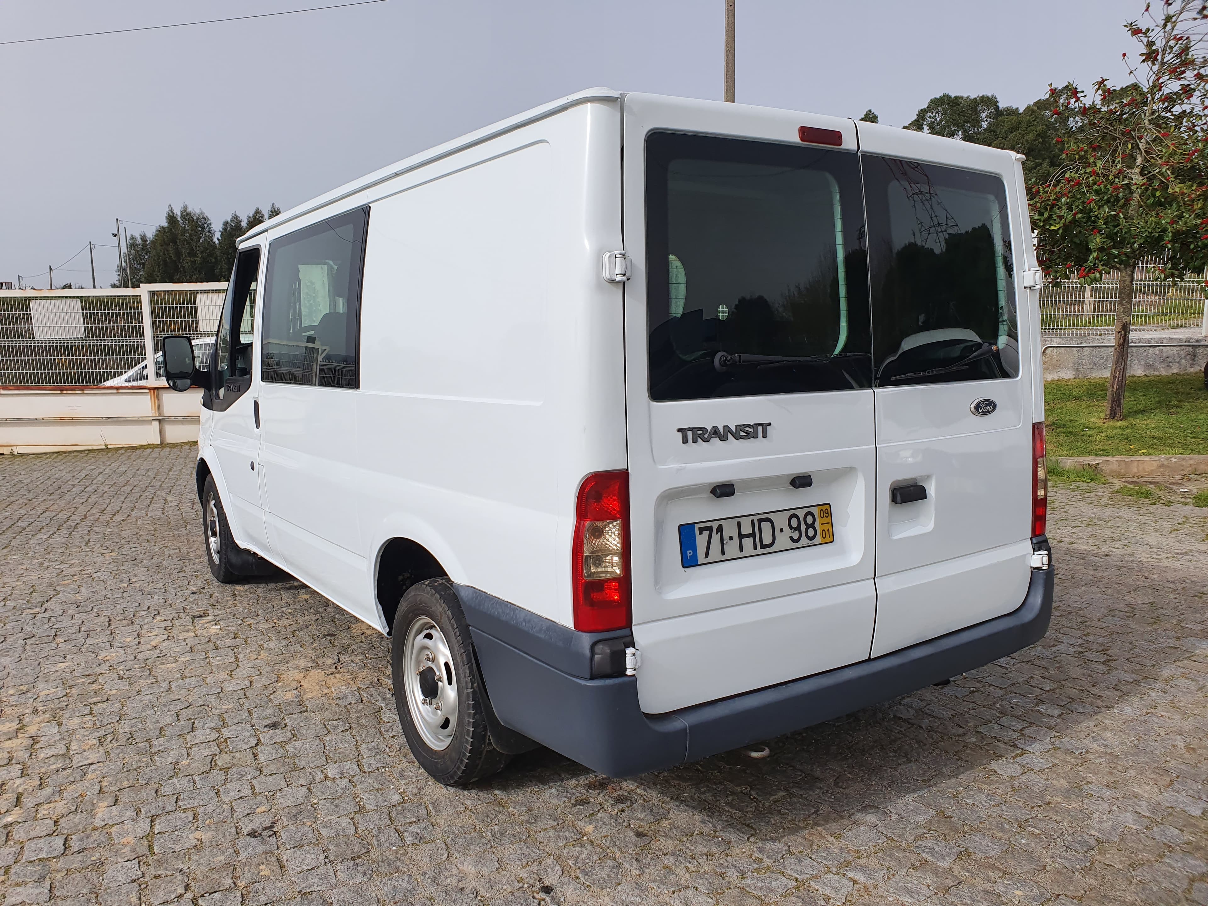 Ford Transit · Ano 2009 — image 6