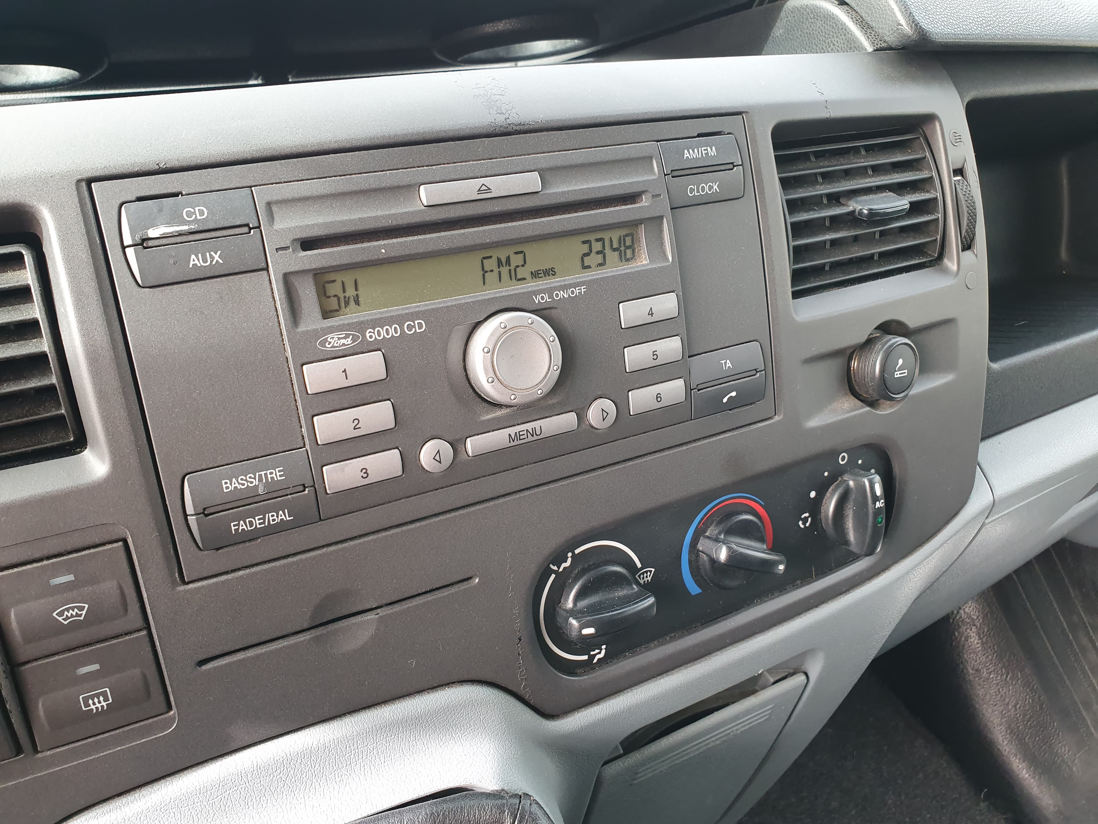 Ford Transit · Ano 2009 — image 24