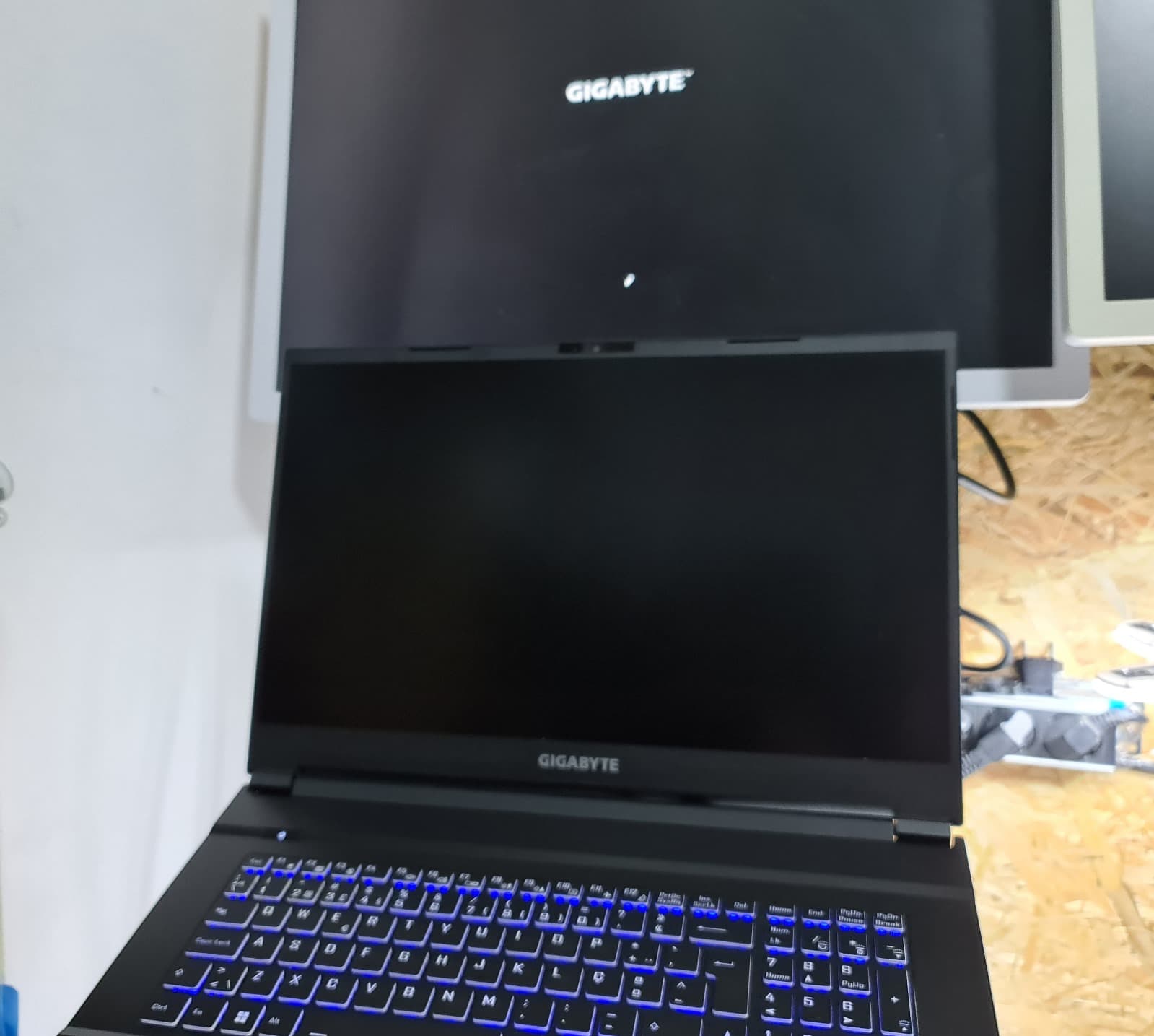 Portátil Gigabyte G7 GD Gaming — image 4