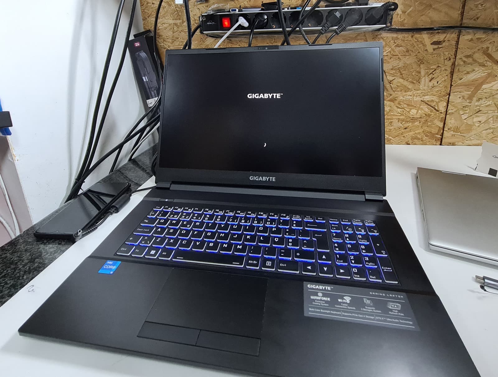 Portátil Gigabyte G7 GD Gaming — image 3