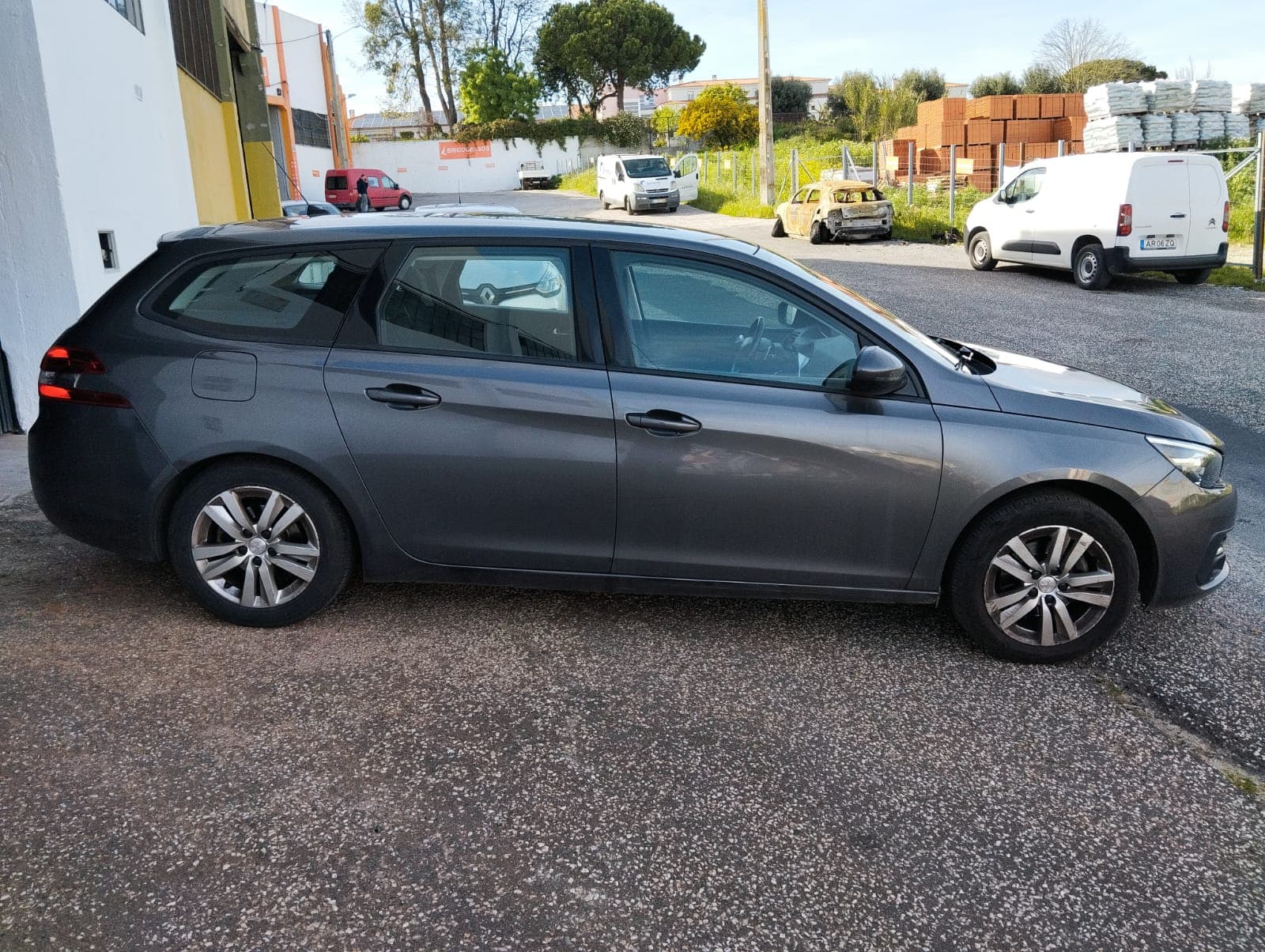 Peugeot 308 · Year 2018 — image 3