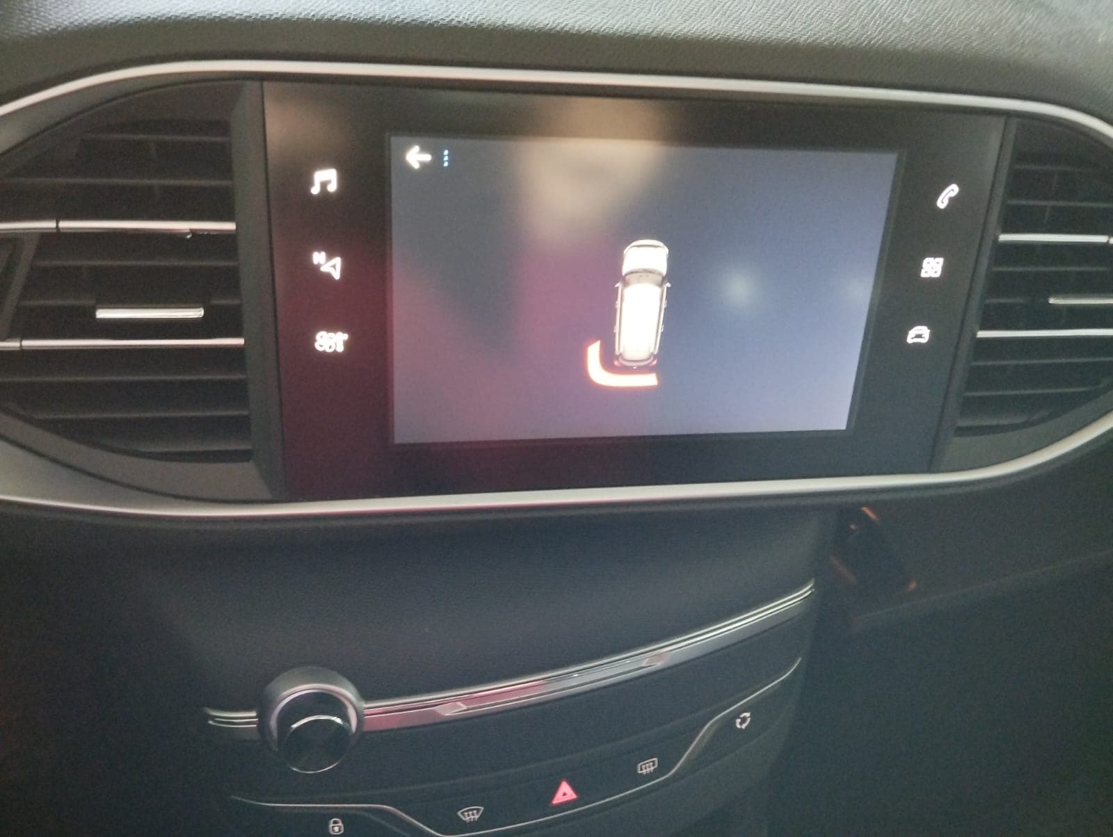 Peugeot 308 · Year 2018 — image 17