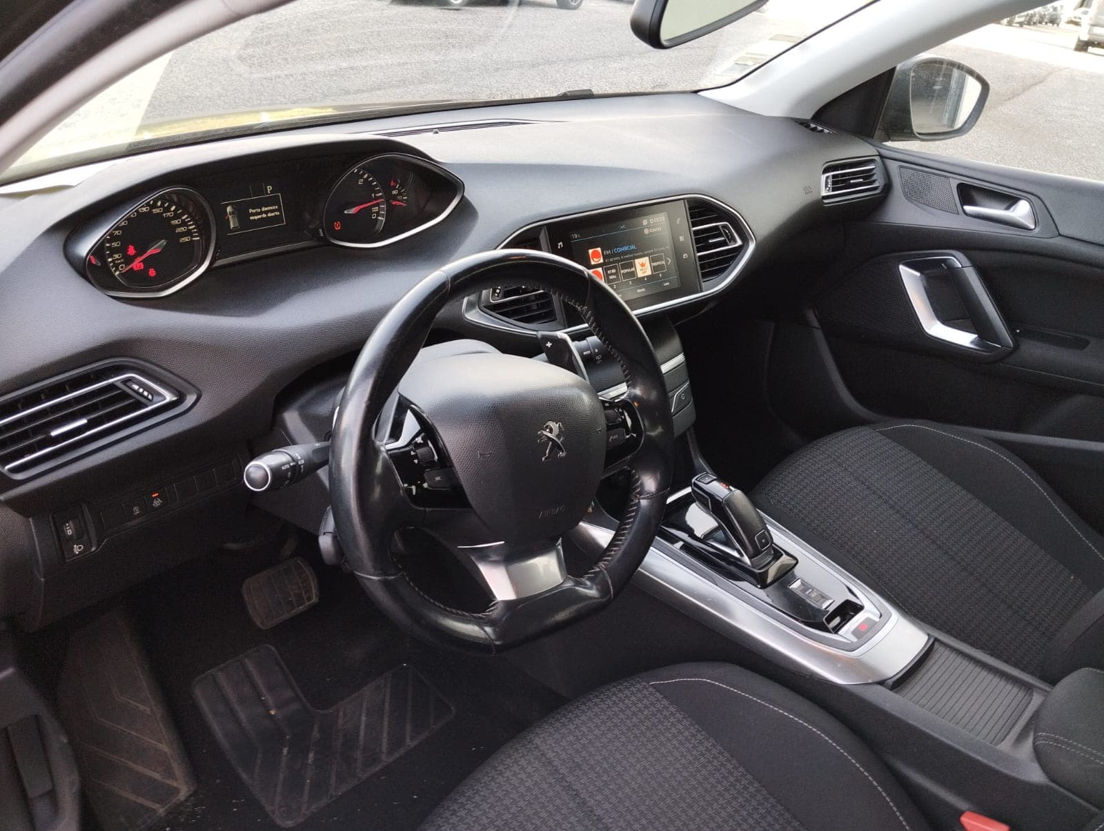 Peugeot 308 · Year 2018 — image 11