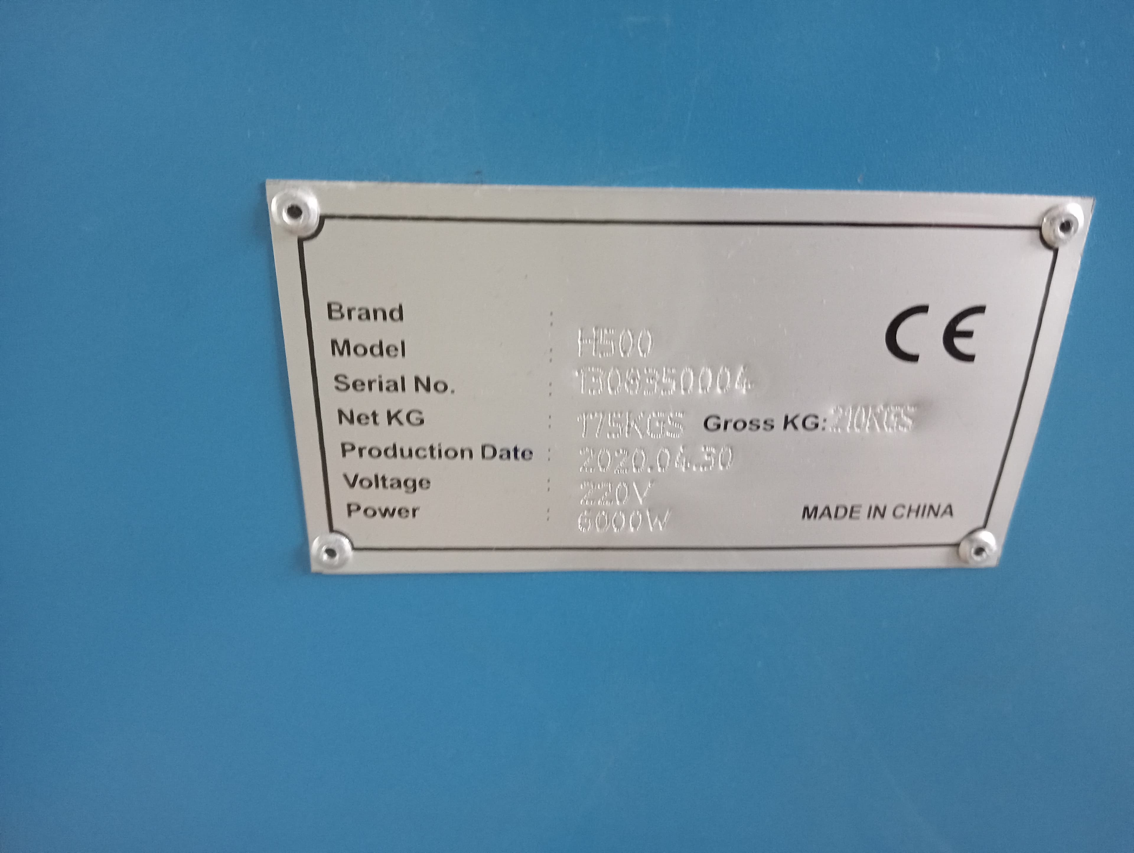 Máquina de cortar cloretes · Máquina de entretelar · Mesa de brunir — imagen 9