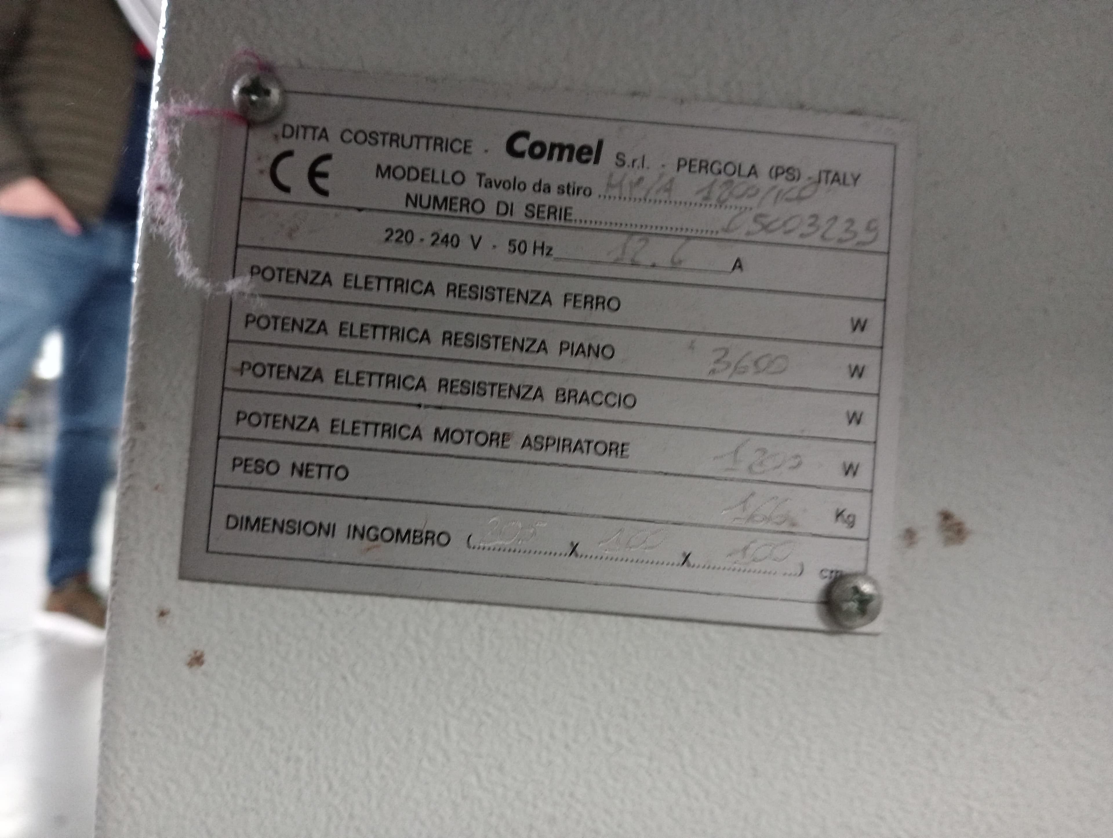 Máquina de cortar cloretes · Máquina de entretelar · Mesa de brunir — imagen 13