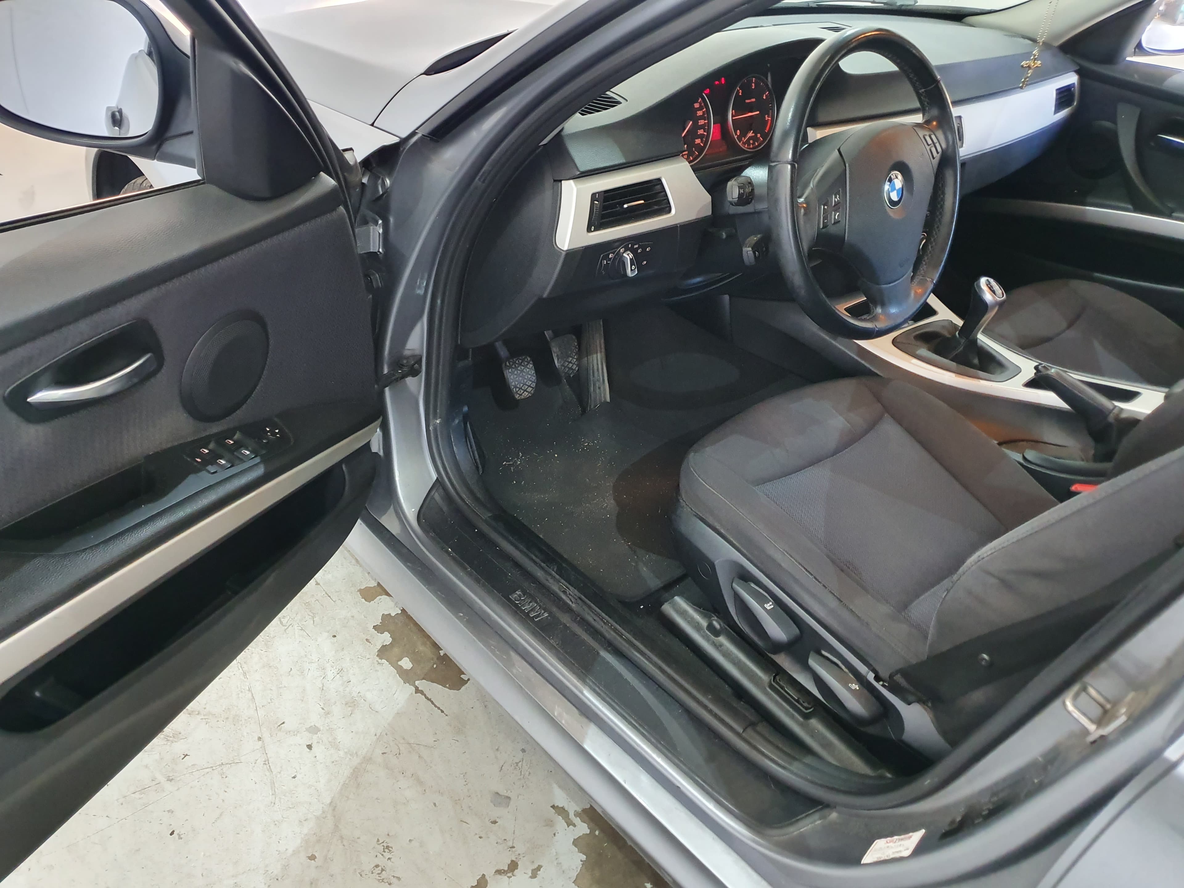 BMW 316D · Ano 2010 — imagen 35
