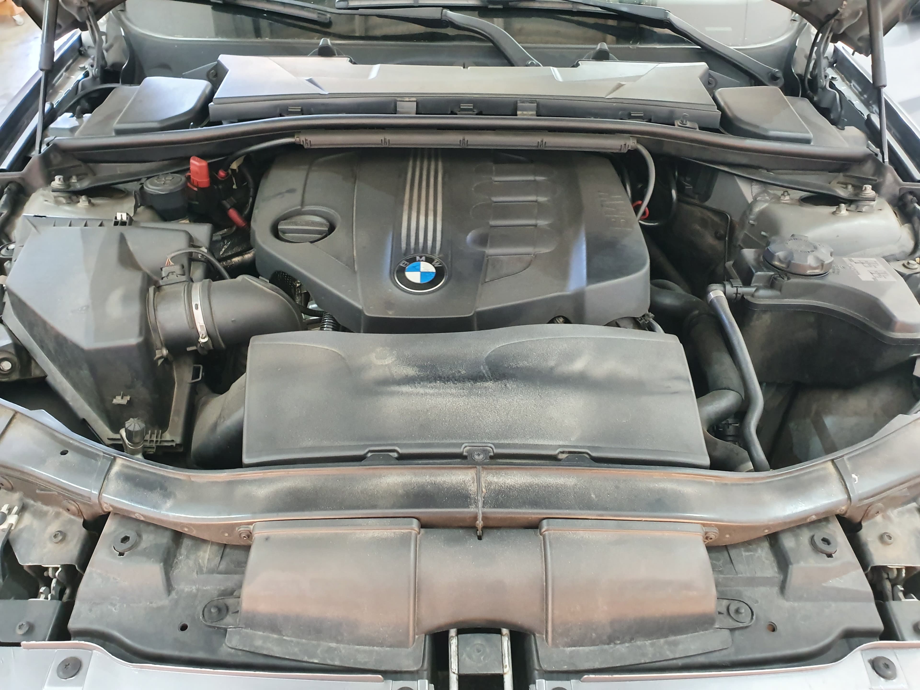 BMW 316D · Ano 2010 — imagen 16