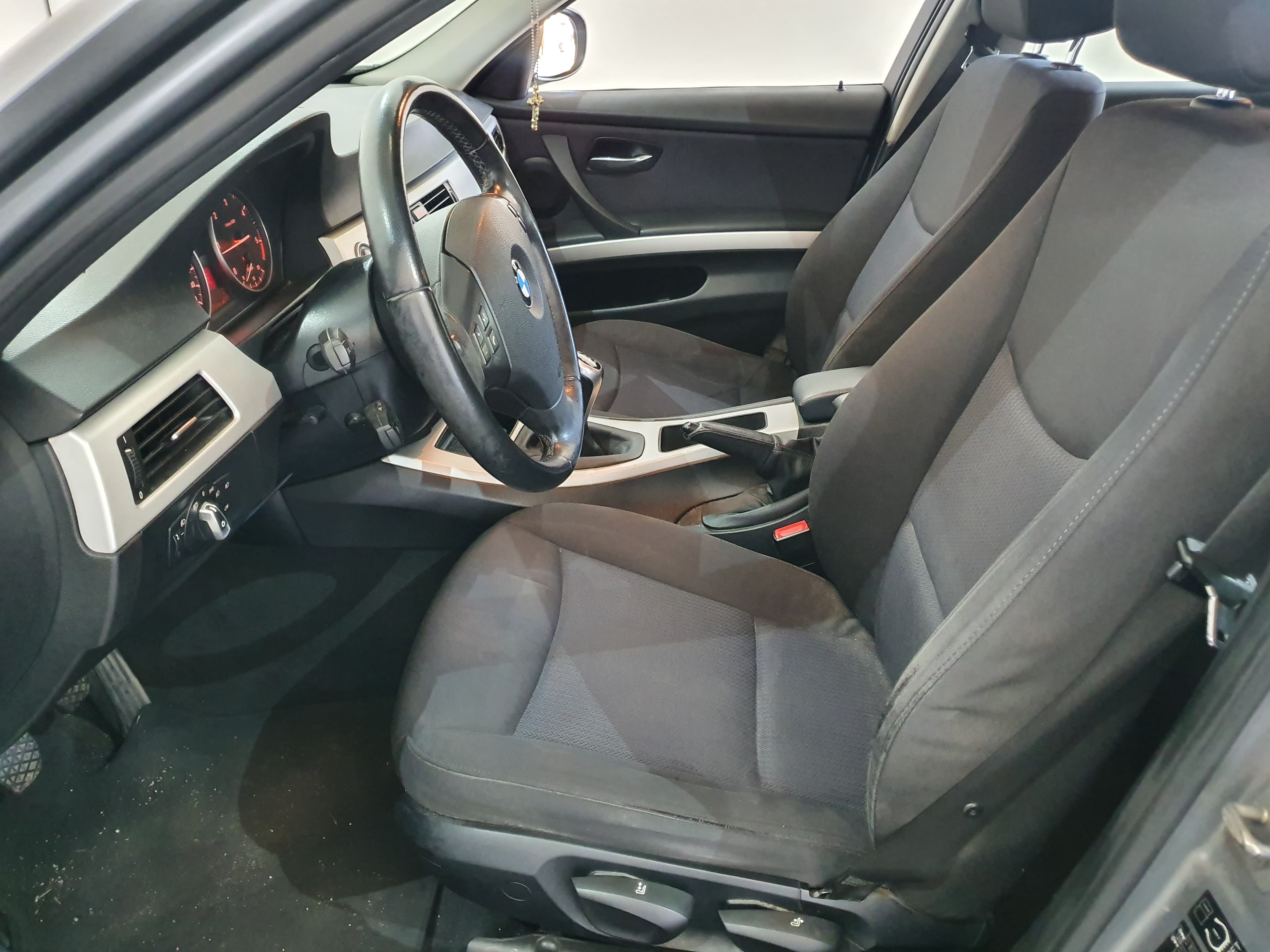 BMW 316D · Ano 2010 — imagen 29