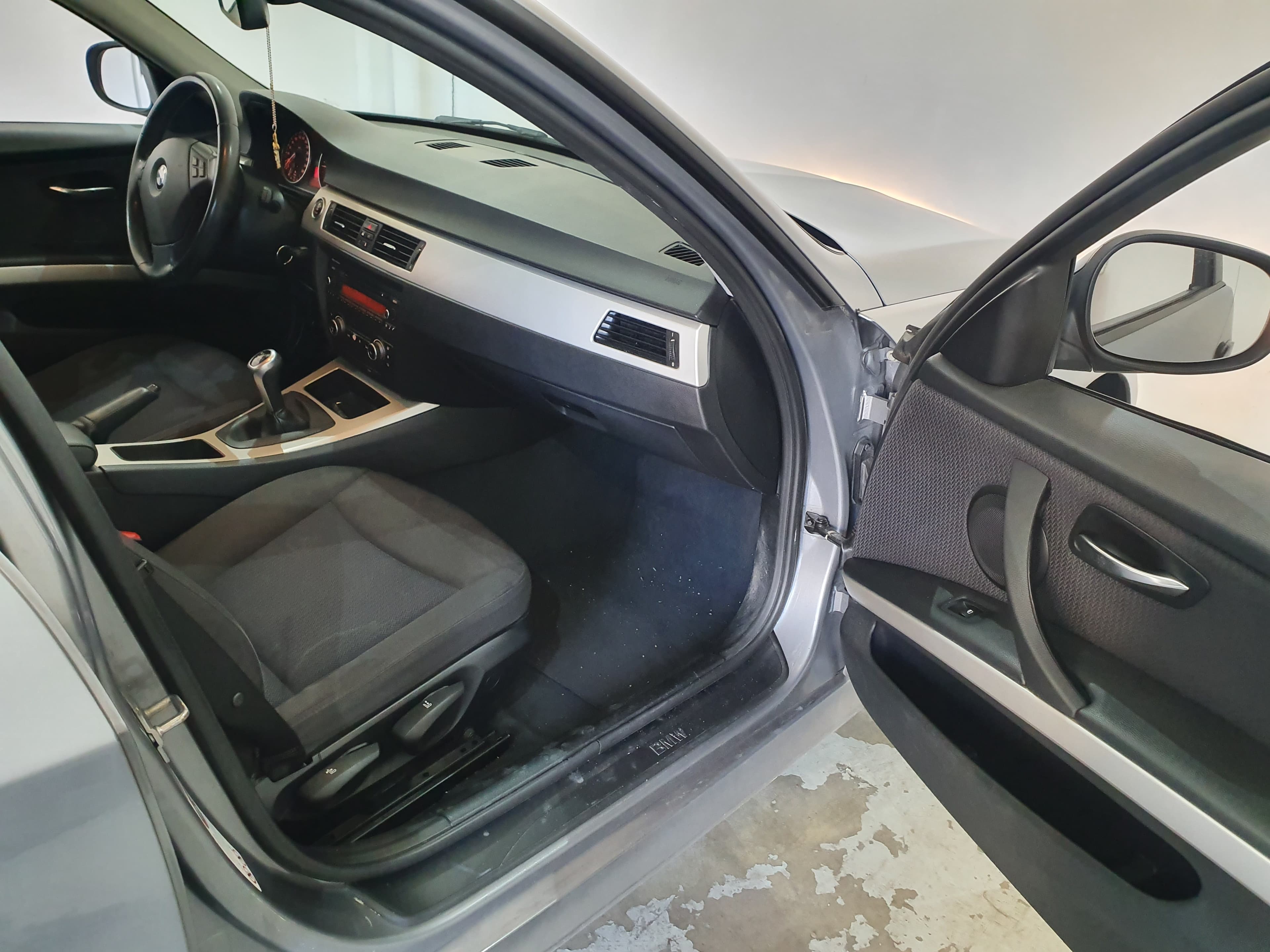 BMW 316D · Ano 2010 — imagen 23