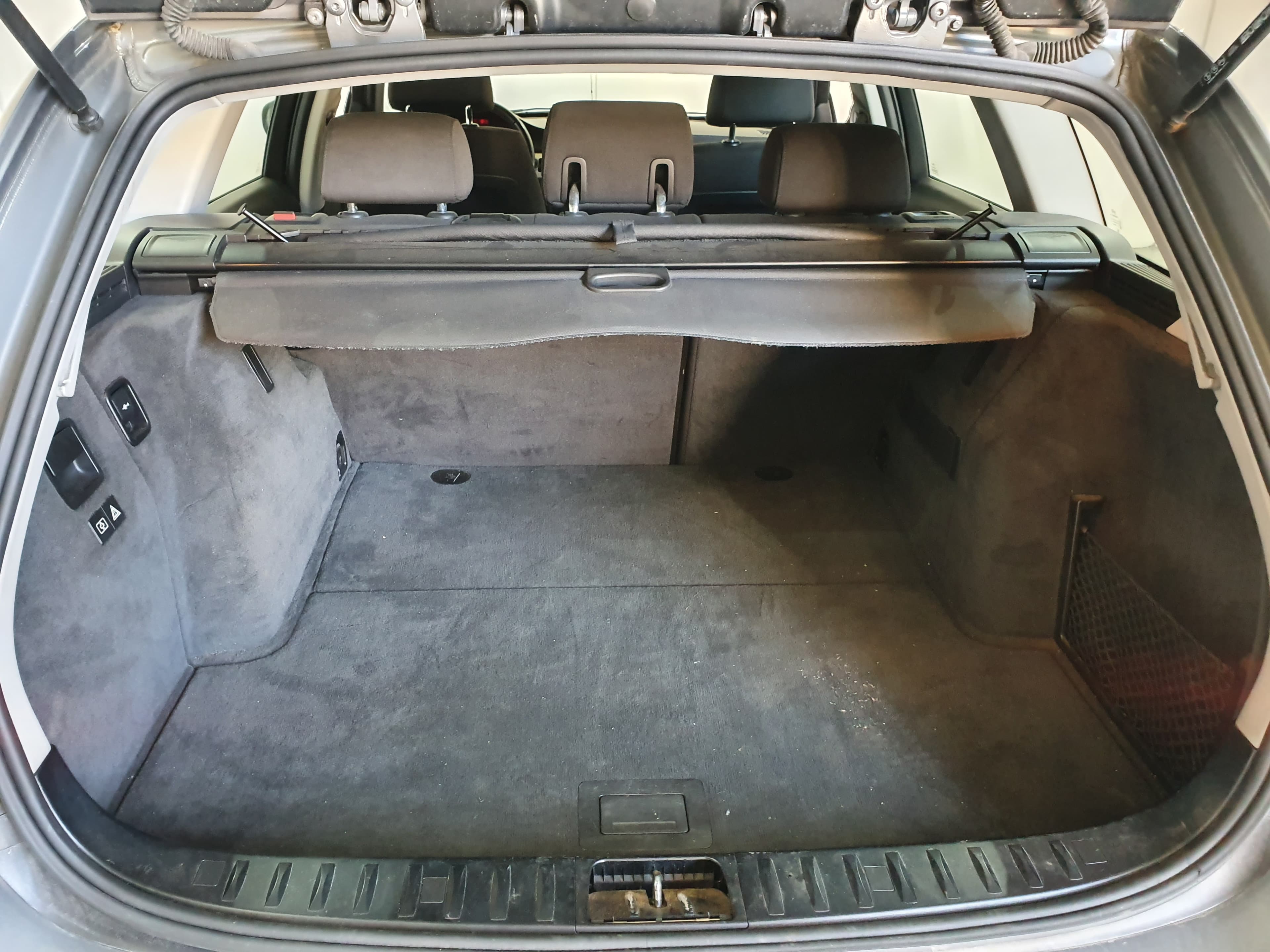 BMW 316D · Ano 2010 — imagen 9