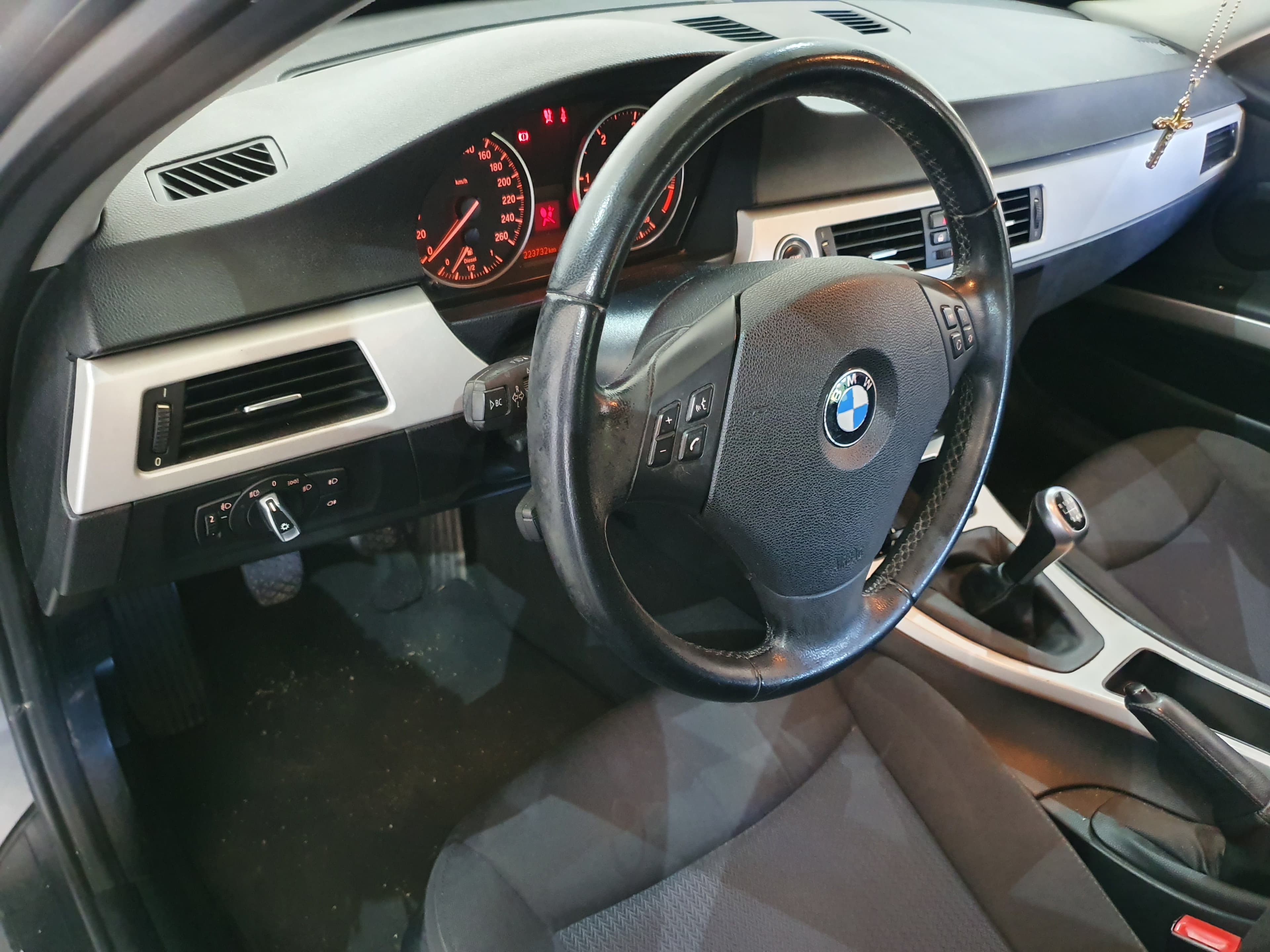BMW 316D · Ano 2010 — imagen 31