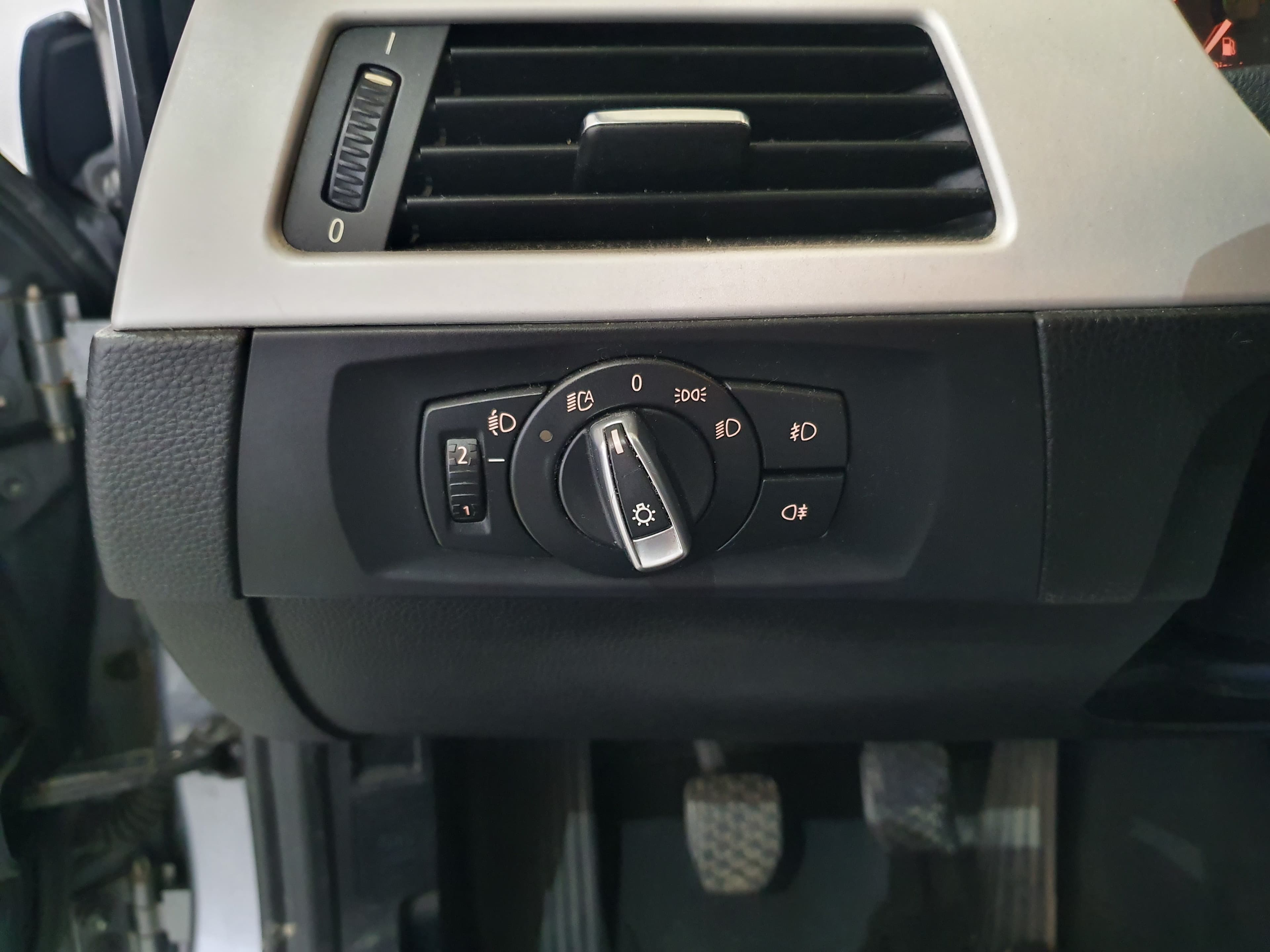 BMW 316D · Ano 2010 — imagen 41