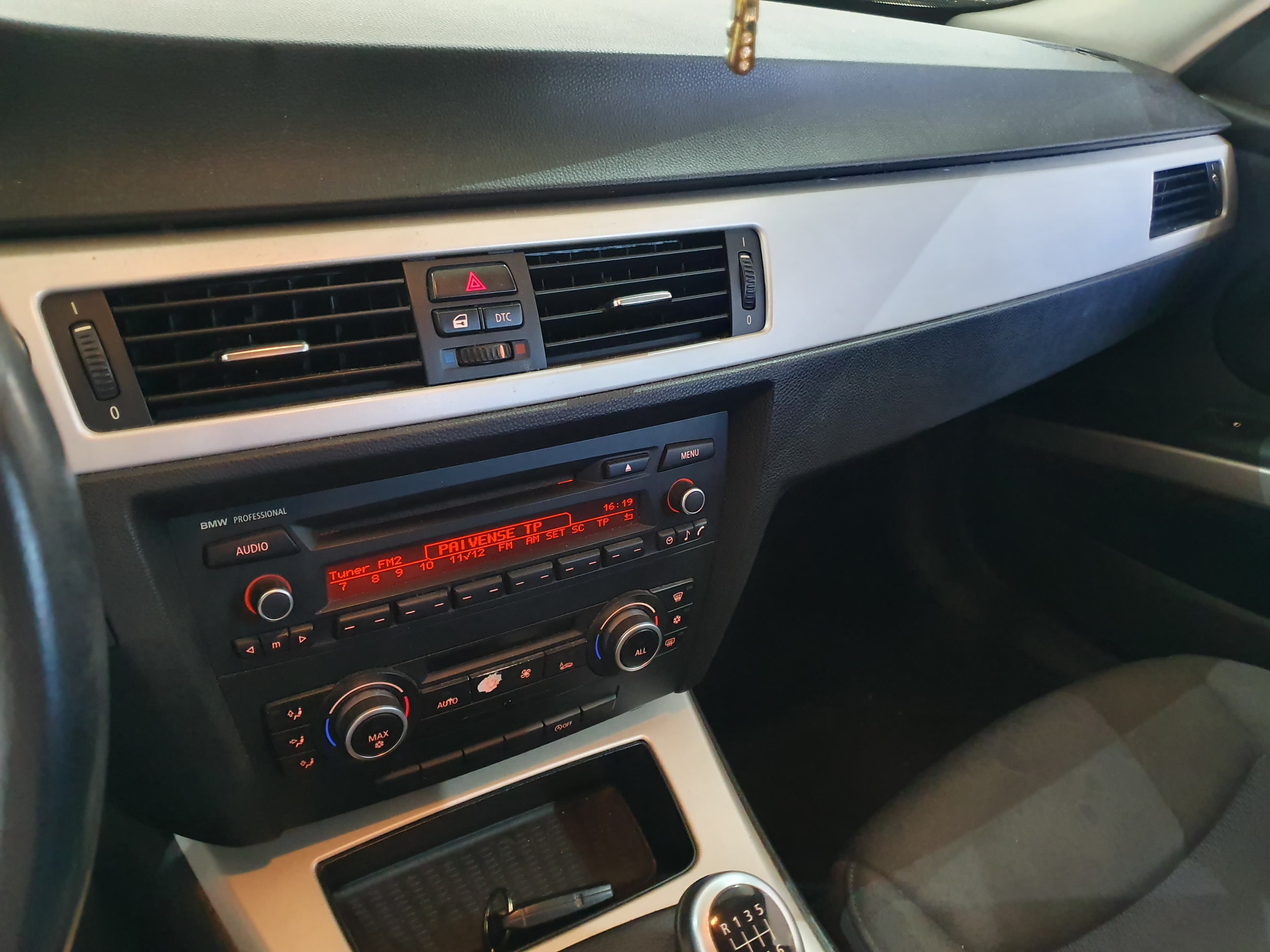 BMW 316D · Ano 2010 — imagen 32