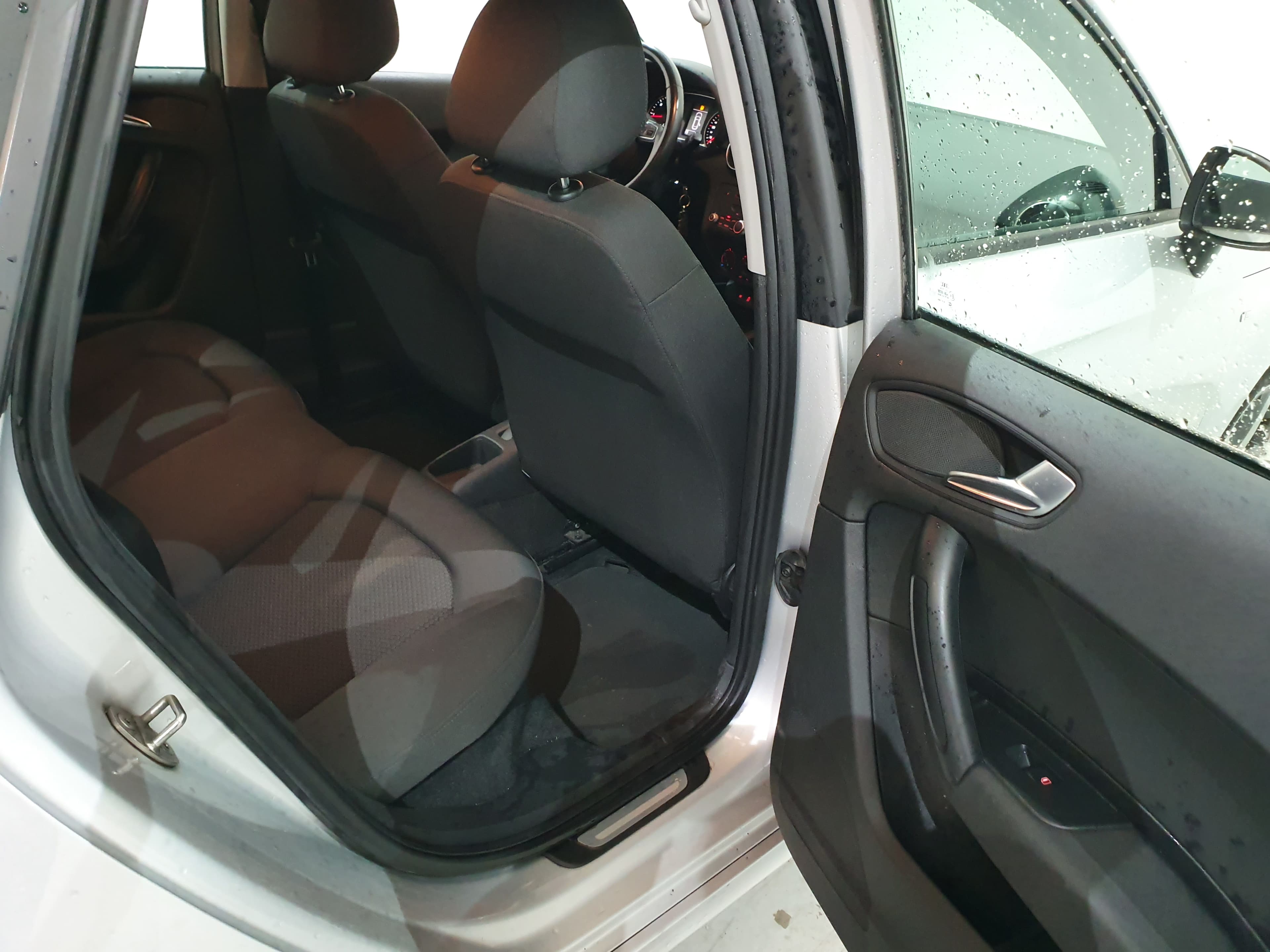 Audi A1 1.6 Tdi Sline · Ano 2013 — imagen 18
