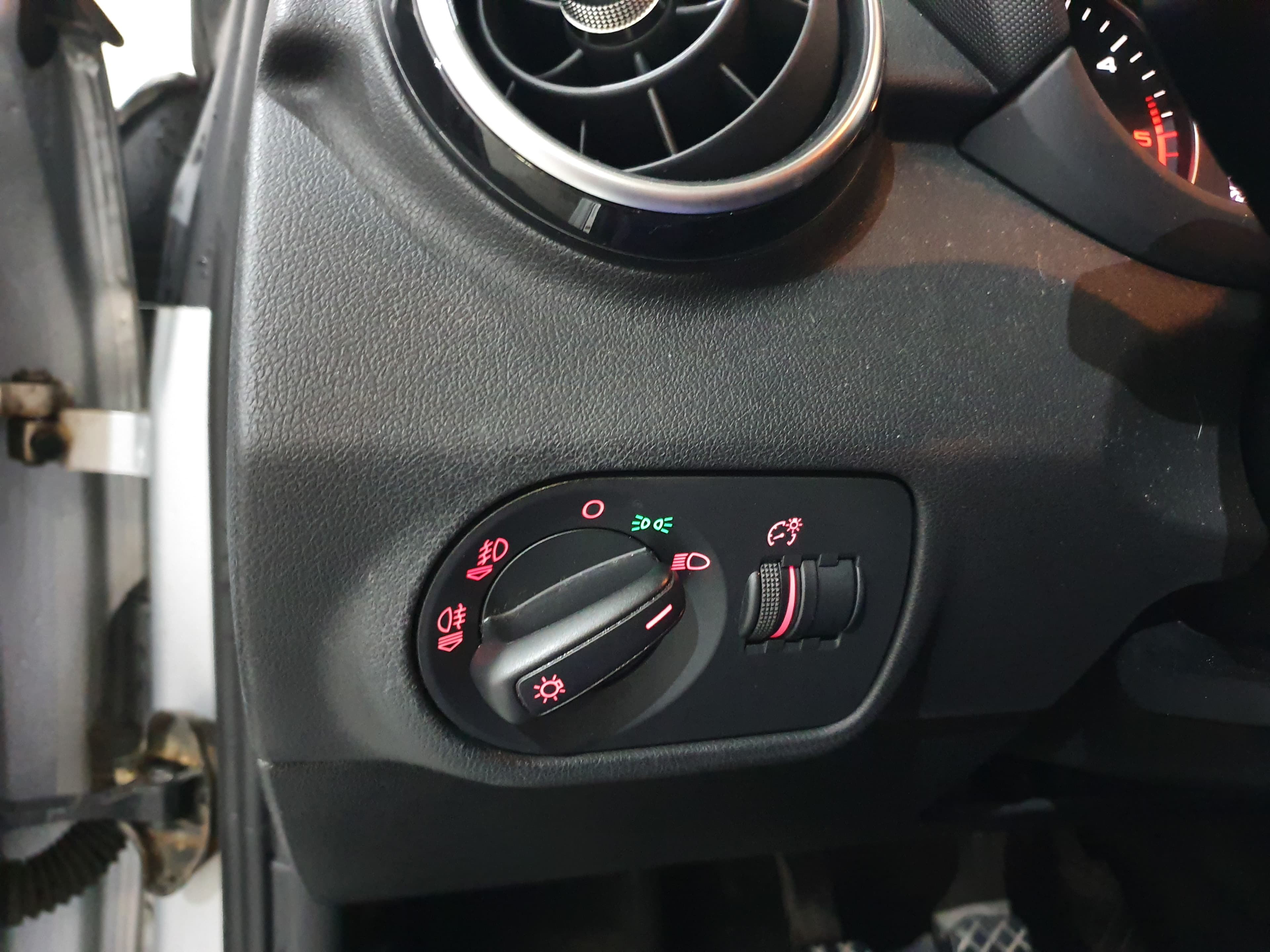 Audi A1 1.6 Tdi Sline · Ano 2013 — imagen 41
