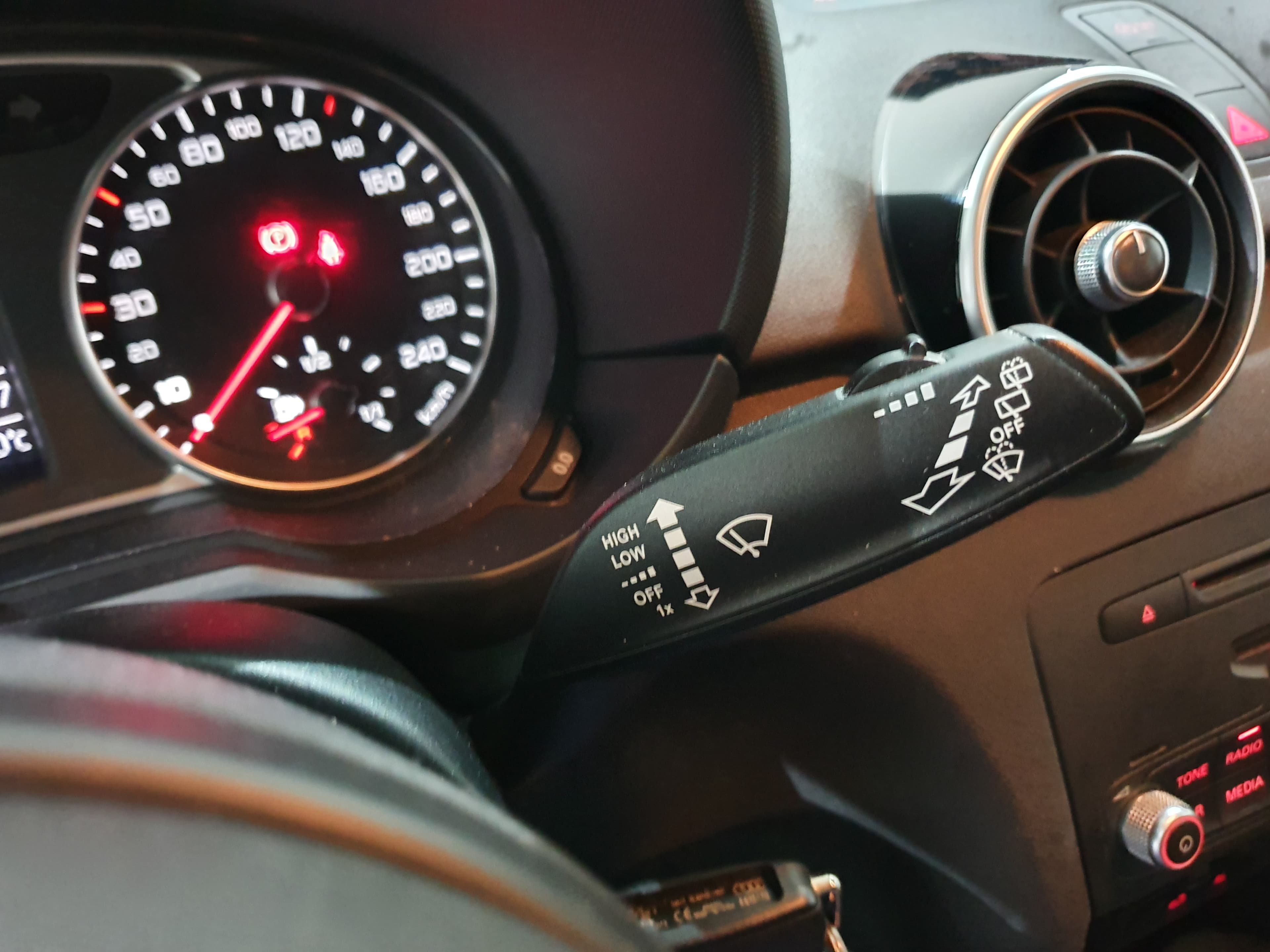 Audi A1 1.6 Tdi Sline · Ano 2013 — imagen 39