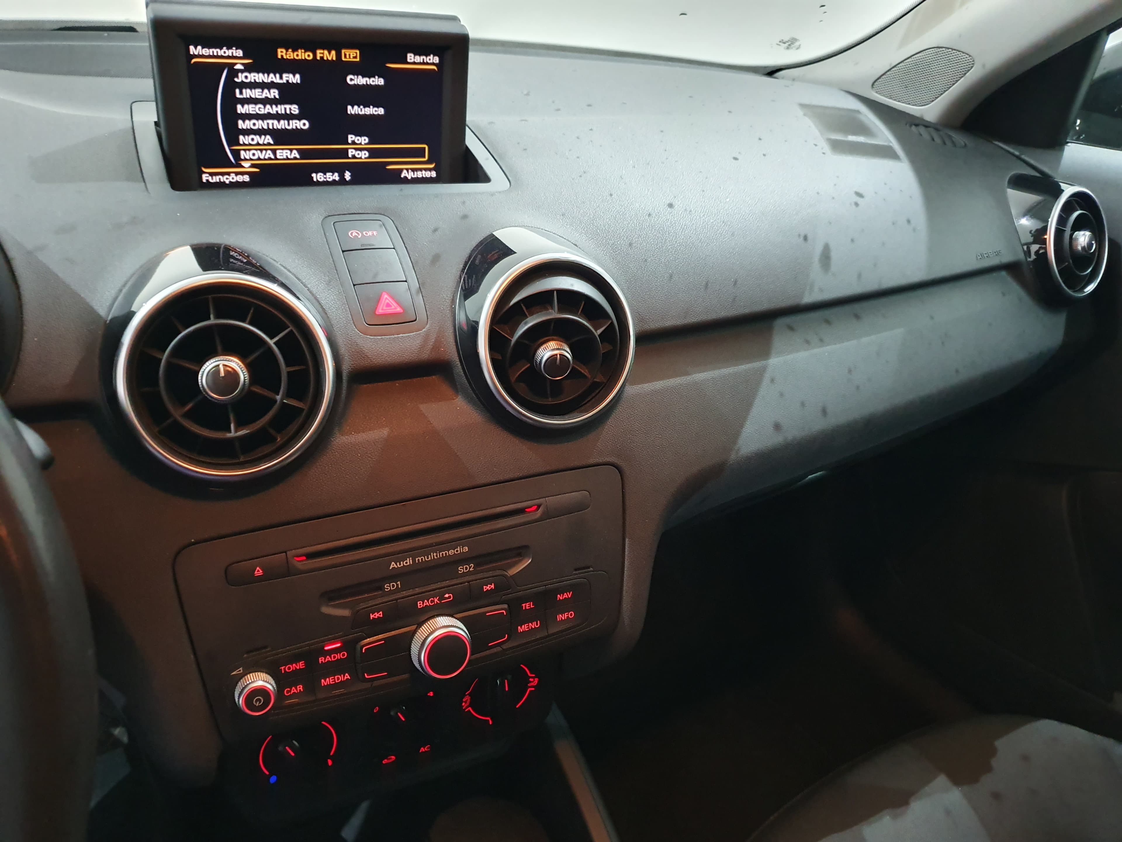 Audi A1 1.6 Tdi Sline · Ano 2013 — imagen 32
