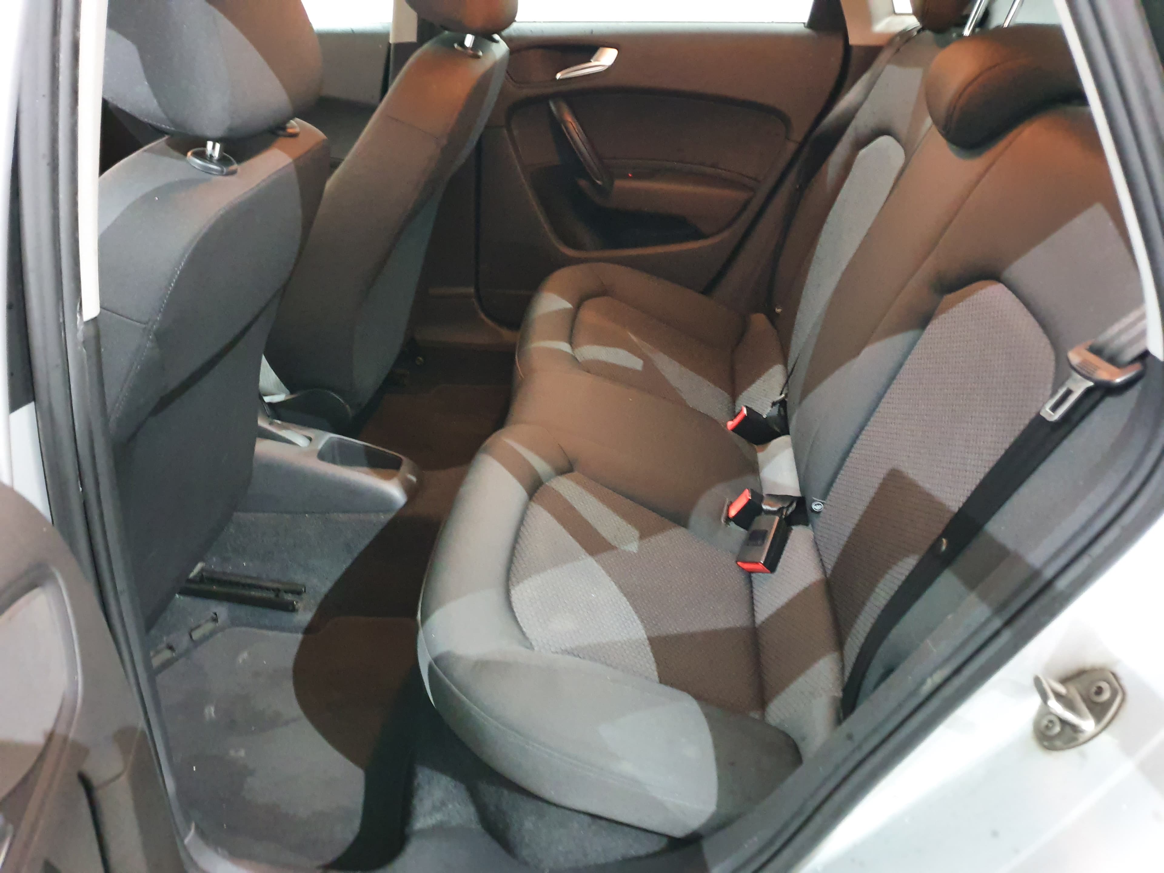 Audi A1 1.6 Tdi Sline · Ano 2013 — imagen 24