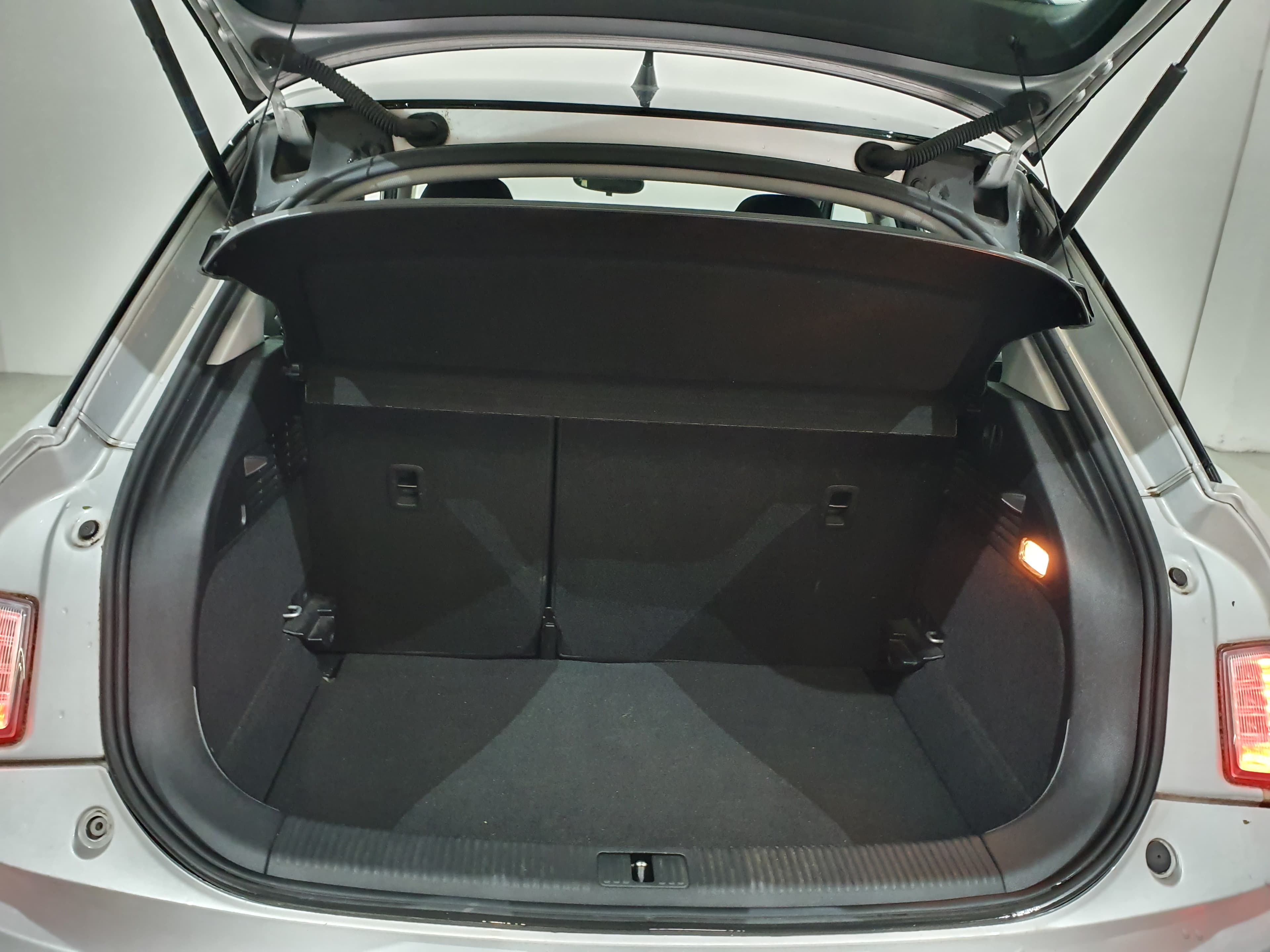 Audi A1 1.6 Tdi Sline · Ano 2013 — imagen 7