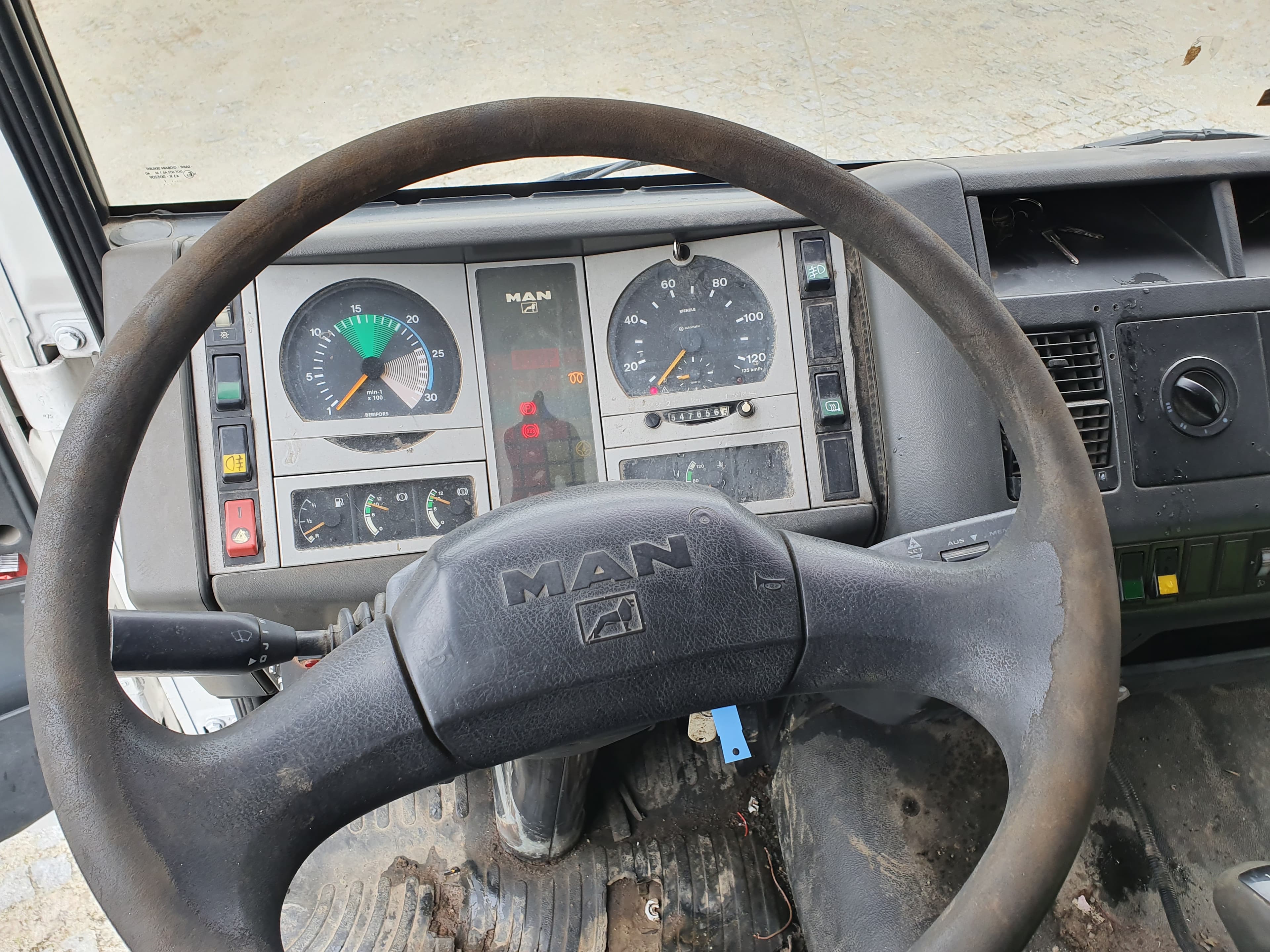 MAN LE 820B · Ano 2002 — imagen 26