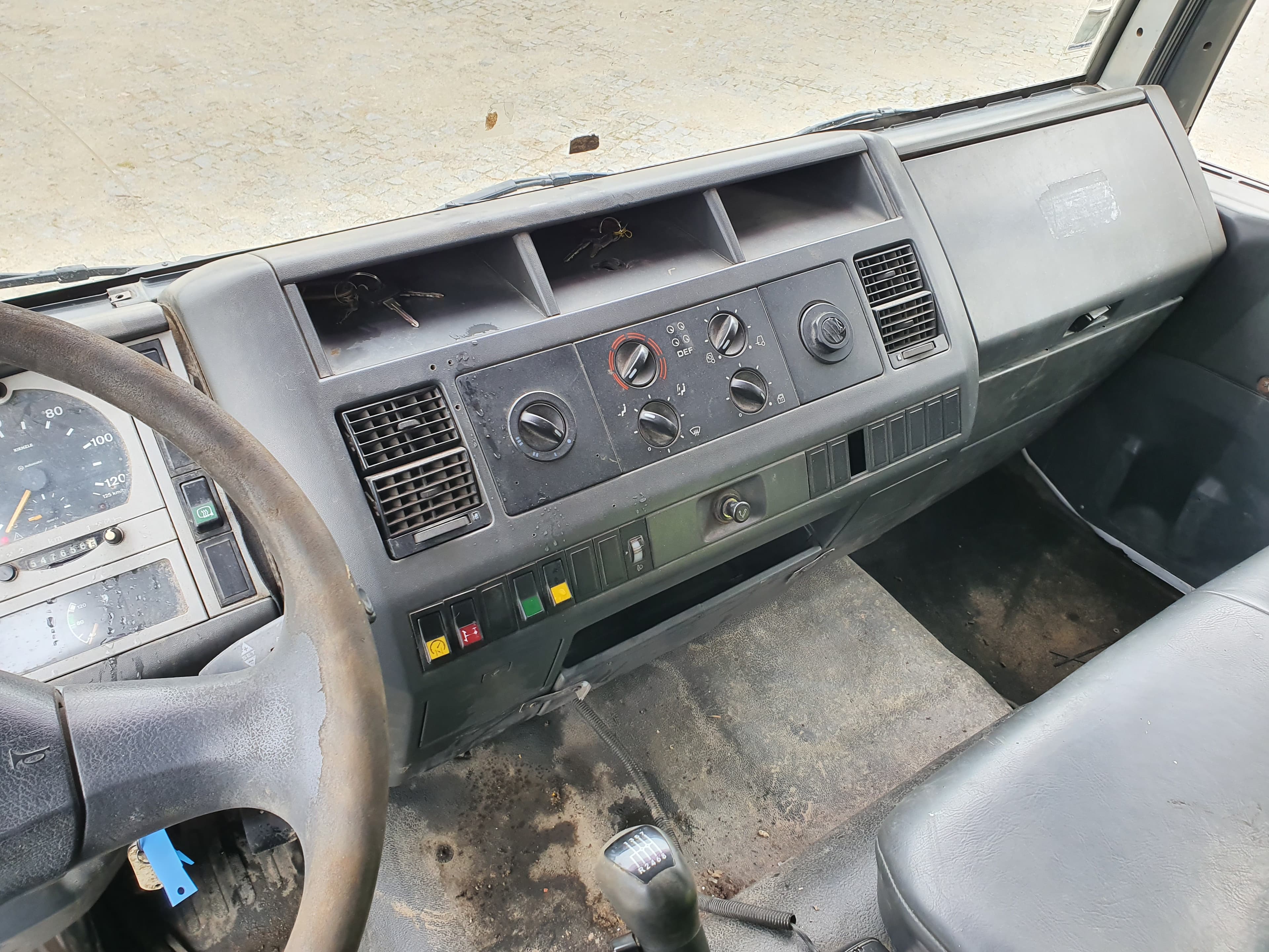 MAN LE 820B · Ano 2002 — imagen 27