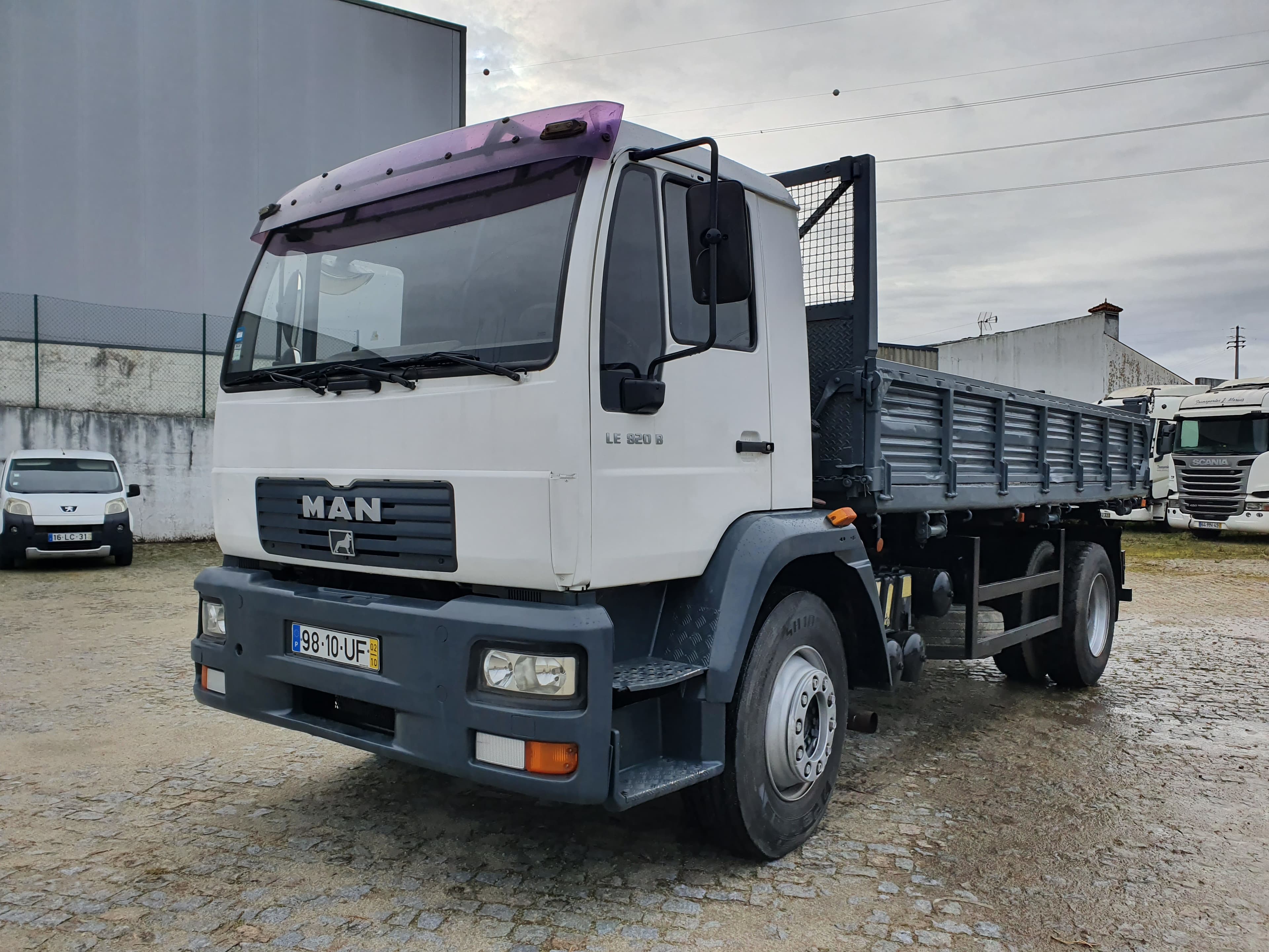 MAN LE 820B · Ano 2002 — imagen 2