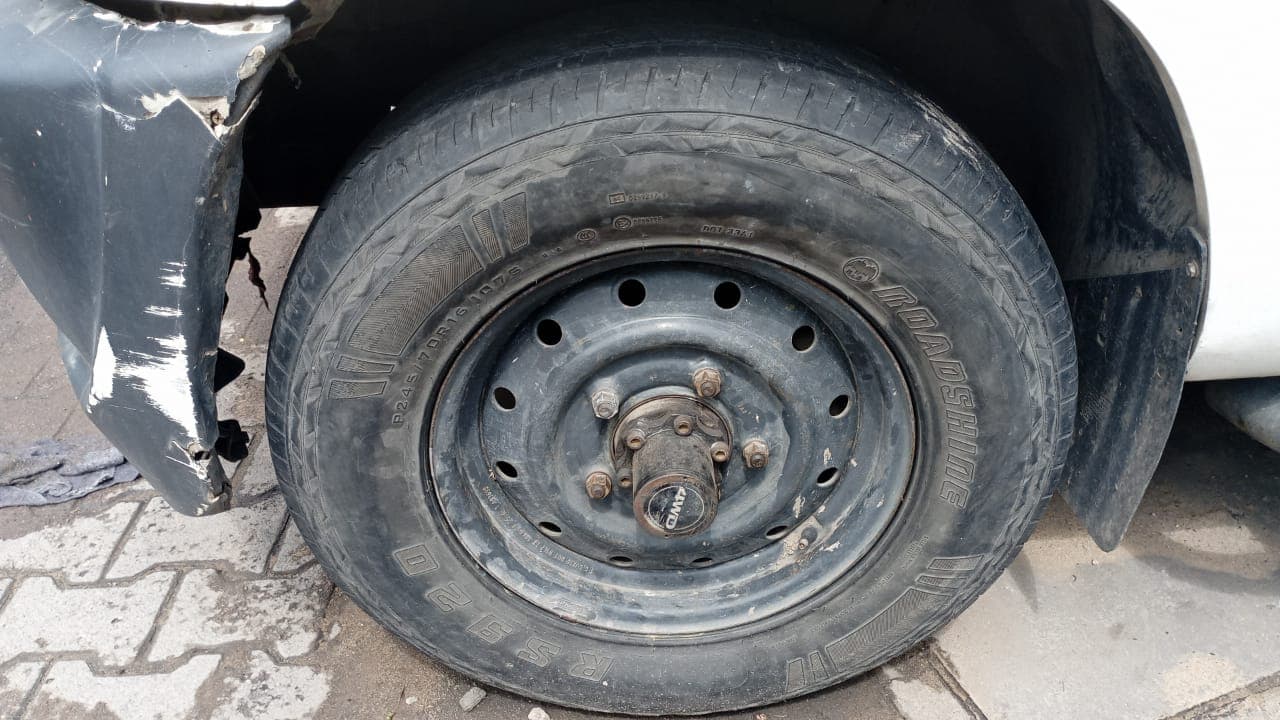 Mahindra Scorpio · Ano 2012 — imagem 3