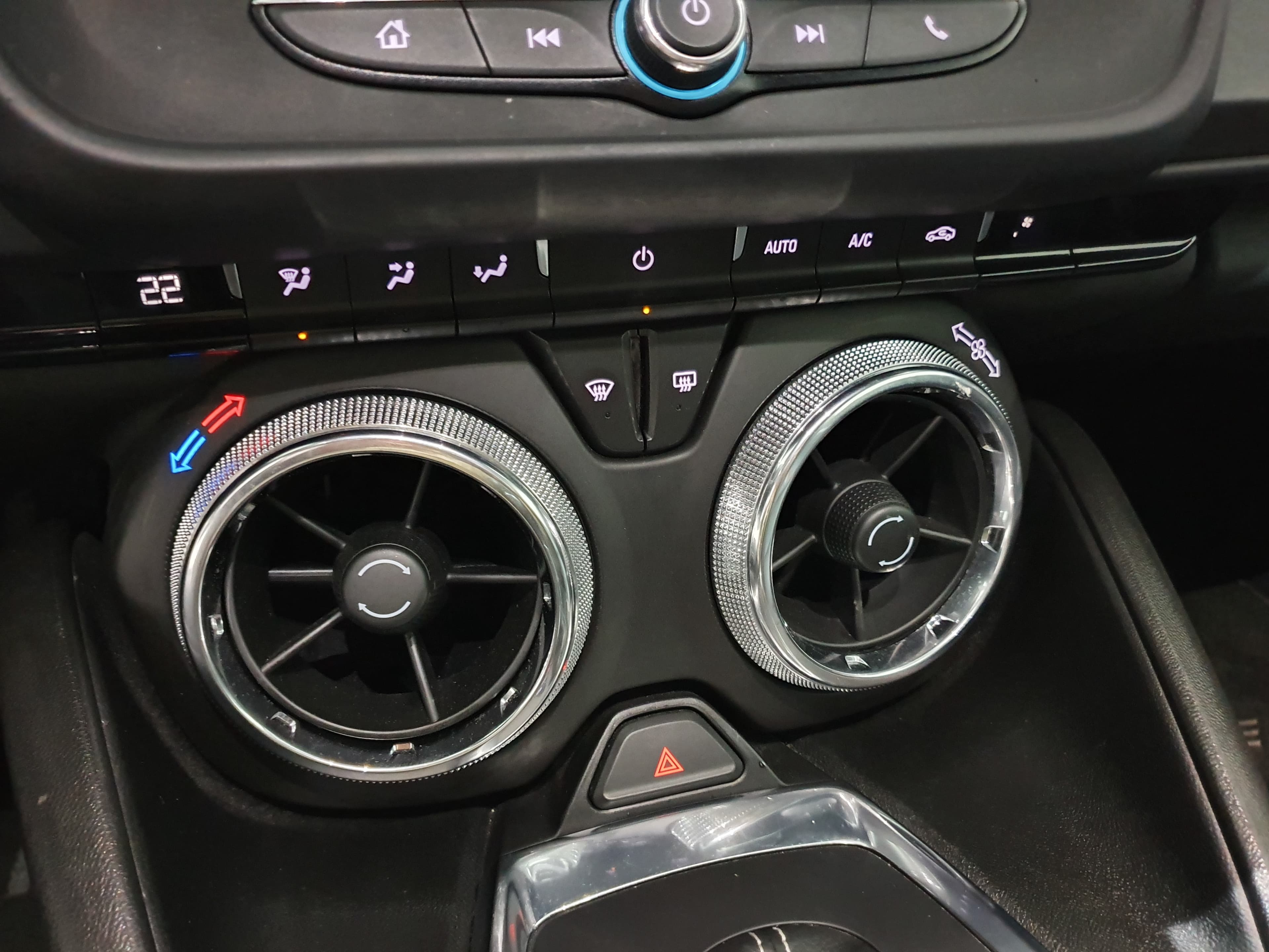 Chevrolet Camaro Coupé 2.0 · Ano 2020 — imagem 38