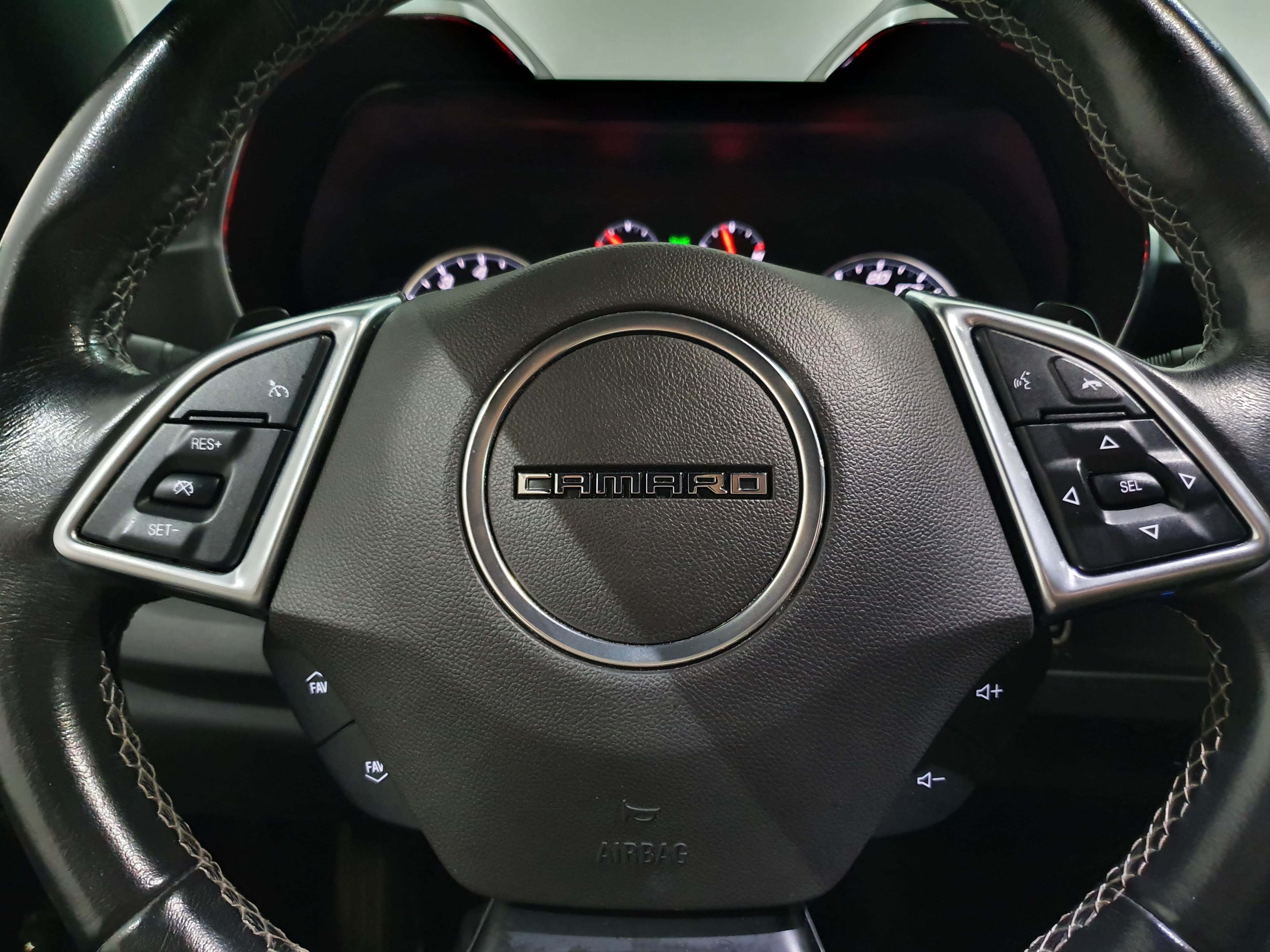 Chevrolet Camaro Coupé 2.0 · Ano 2020 — imagem 41