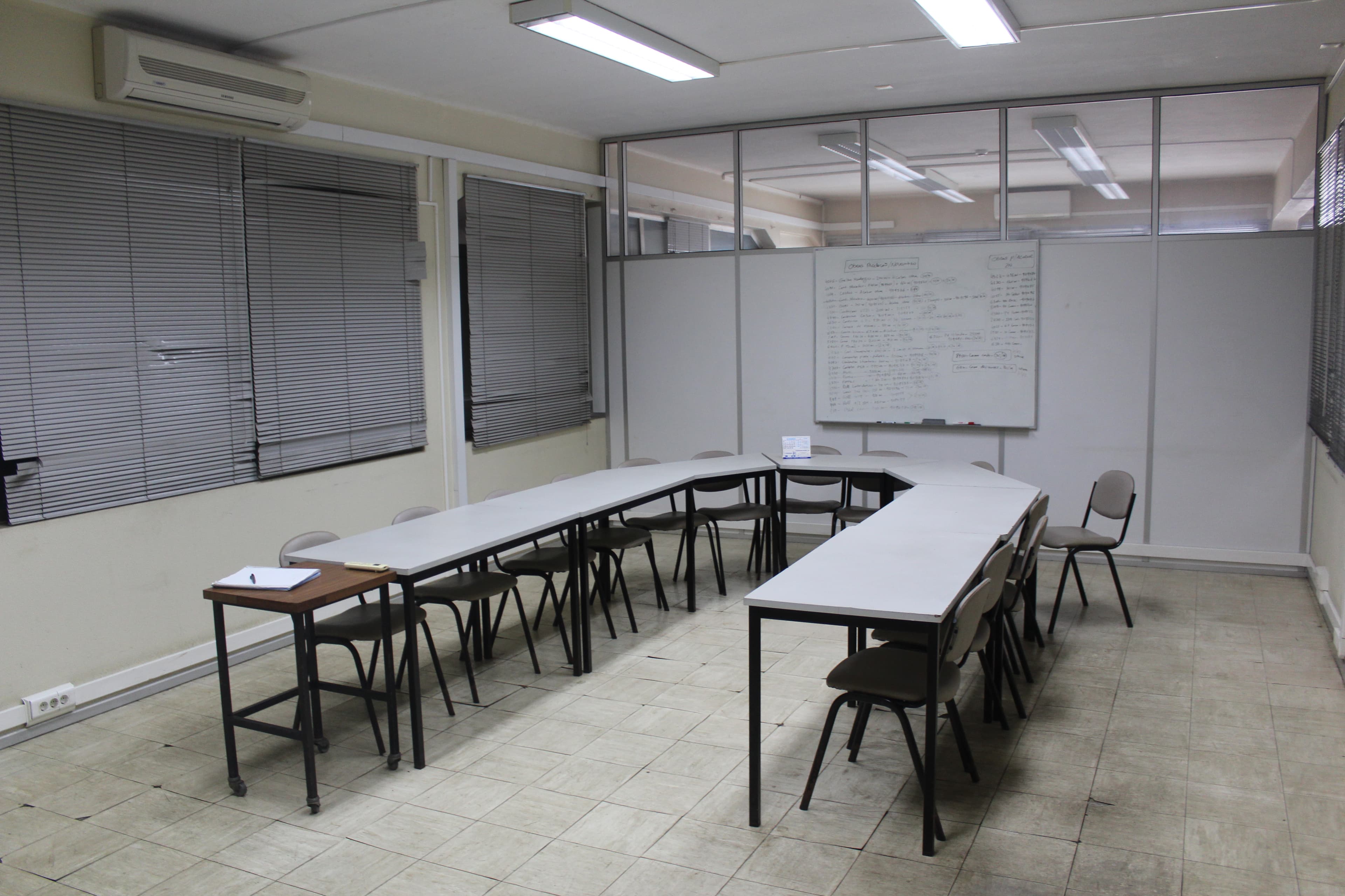 Equipamento de Escritório · Gabinete Médico · Balneário · Diversos — image 64
