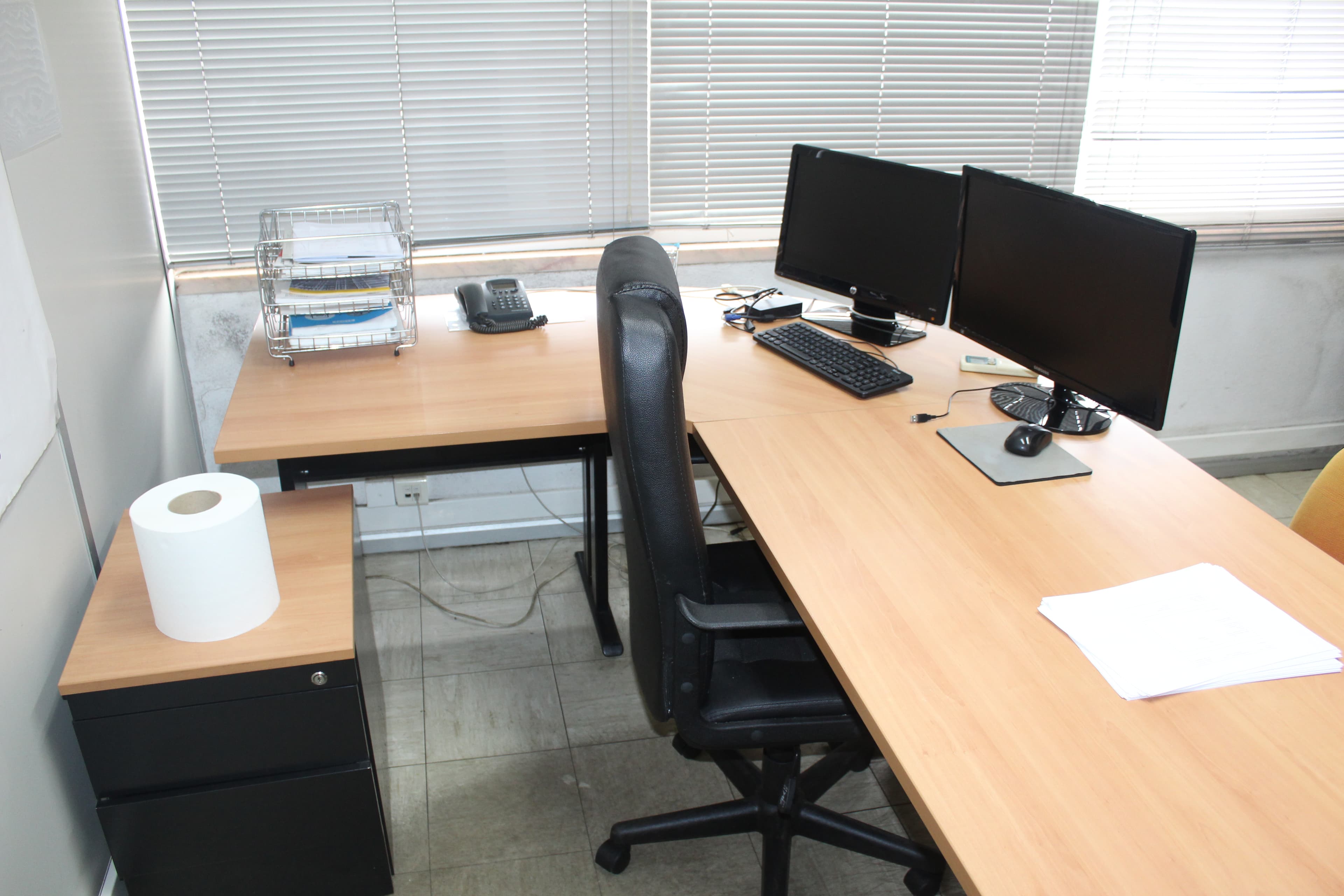 Equipamento de Escritório · Gabinete Médico · Balneário · Diversos — image 29