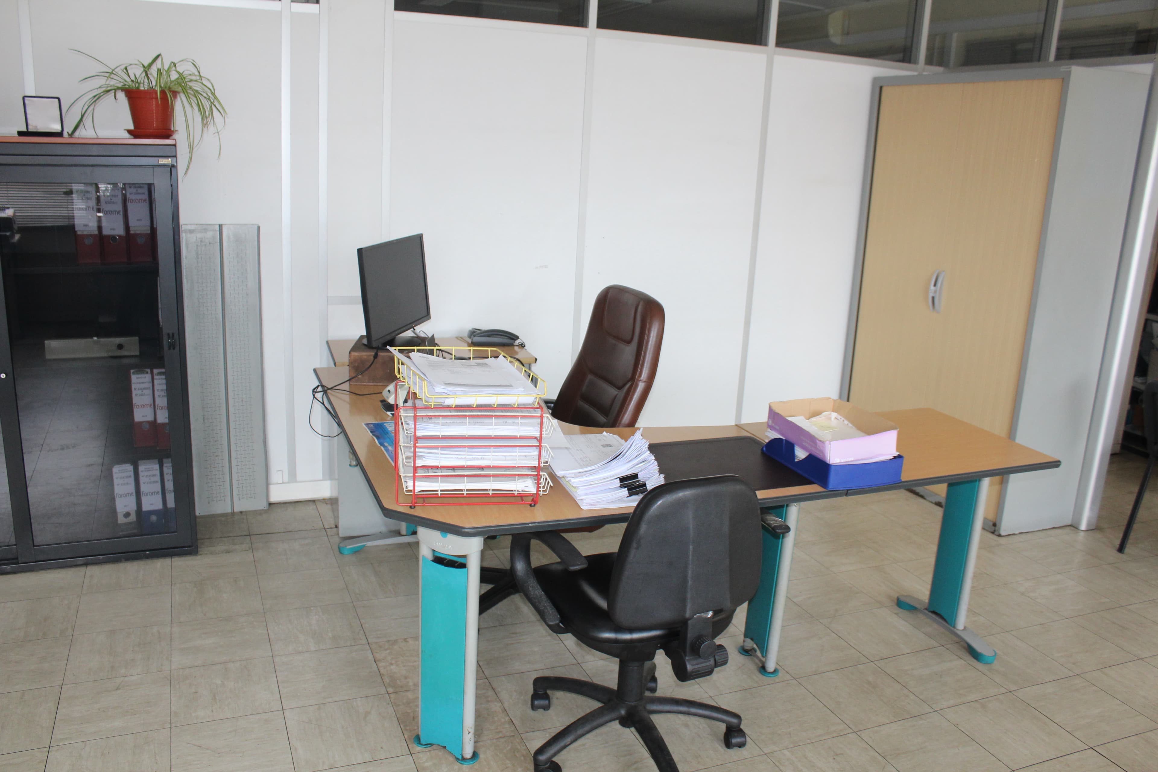 Equipamento de Escritório · Gabinete Médico · Balneário · Diversos — image 14
