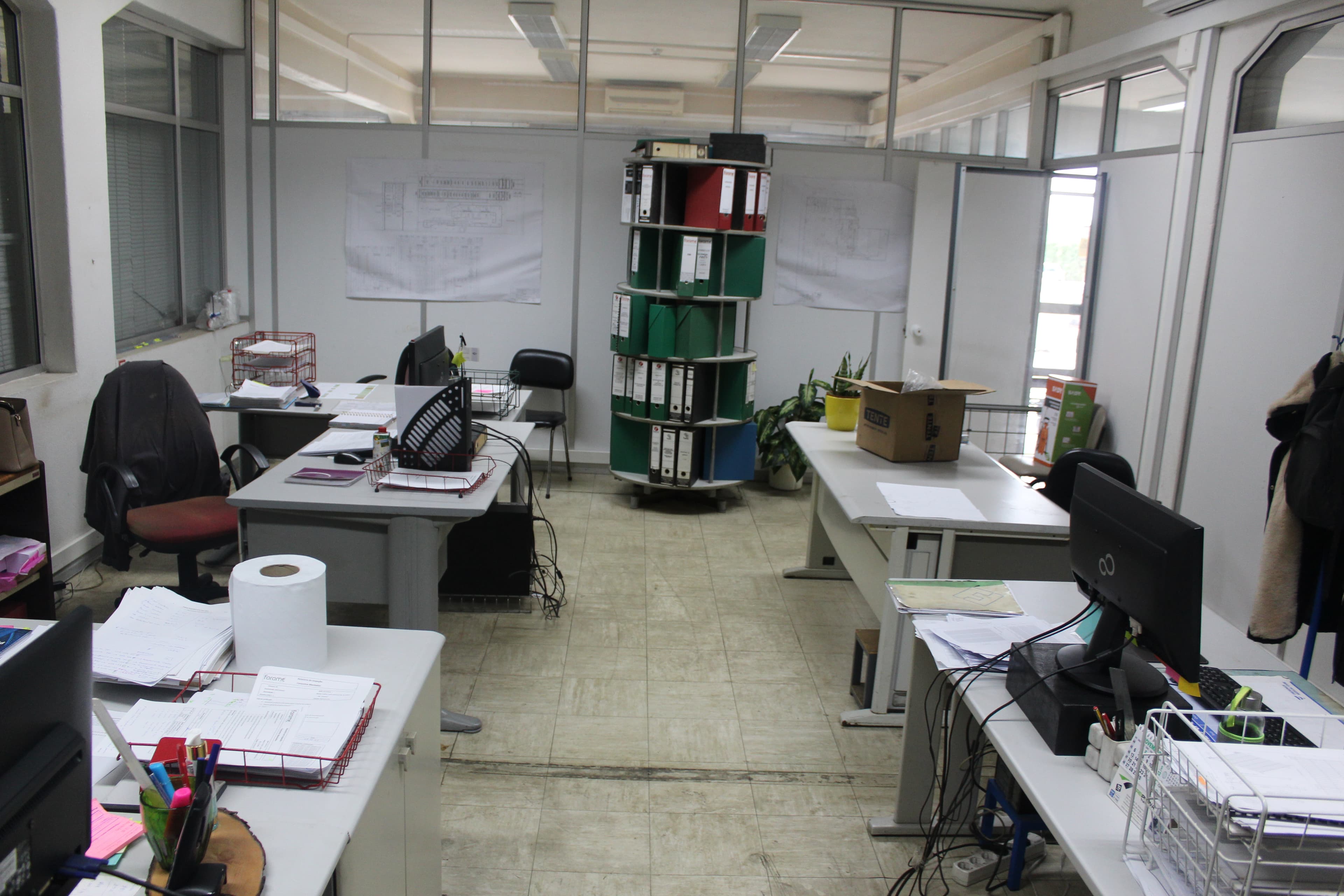 Equipamento de Escritório · Gabinete Médico · Balneário · Diversos — image 59