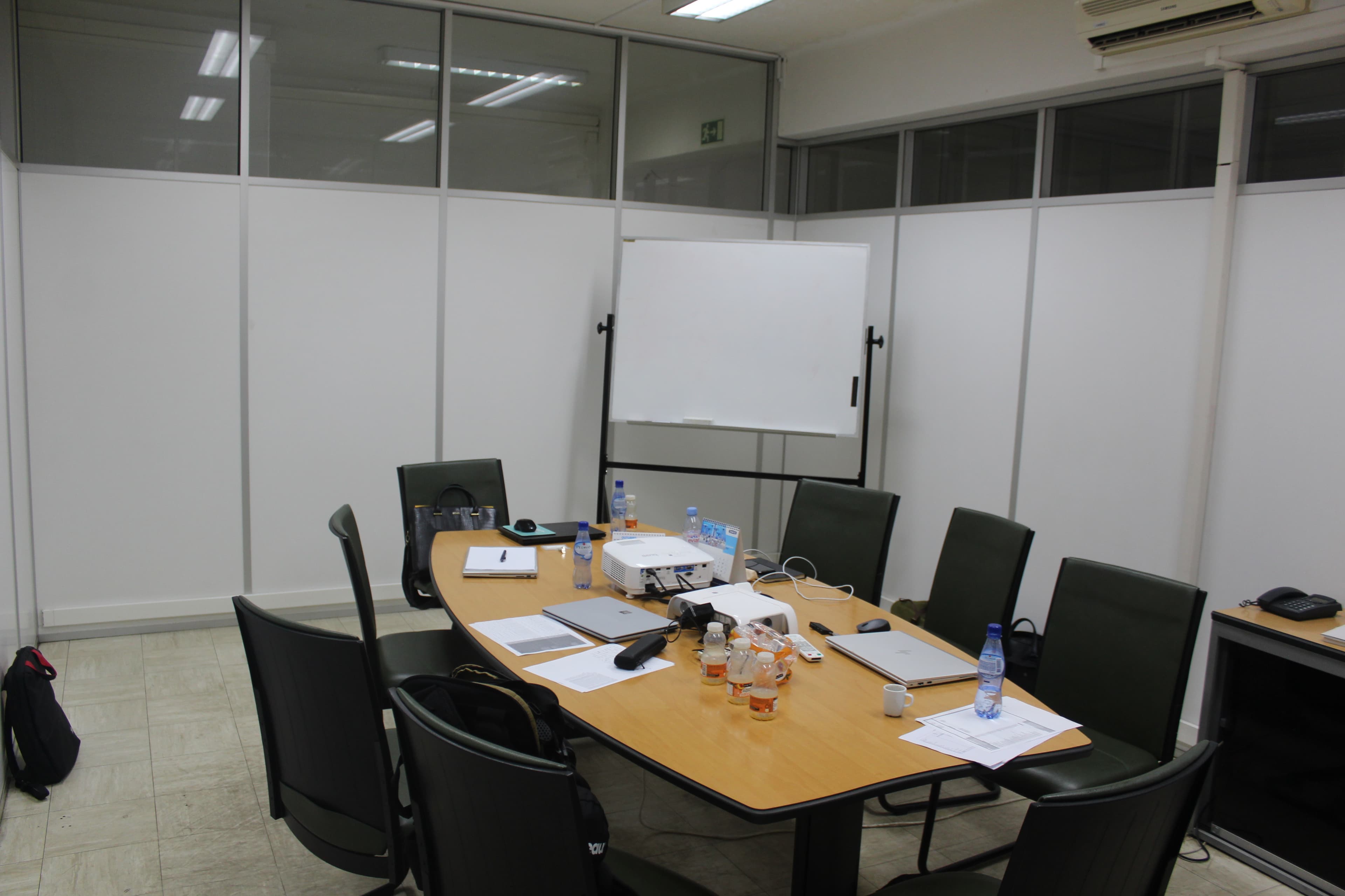 Equipamento de Escritório · Gabinete Médico · Balneário · Diversos — image 60