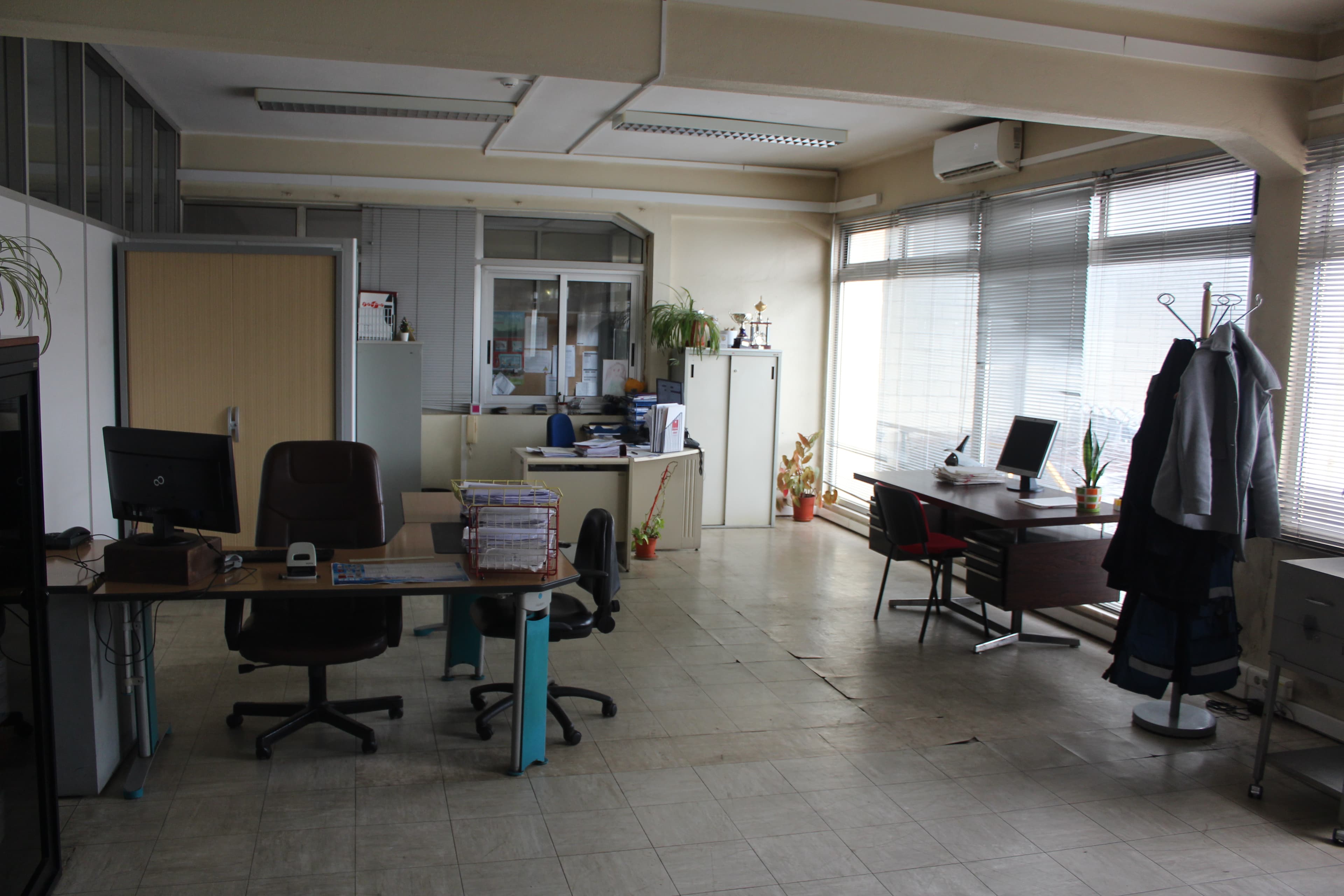 Equipamento de Escritório · Gabinete Médico · Balneário · Diversos — image 9