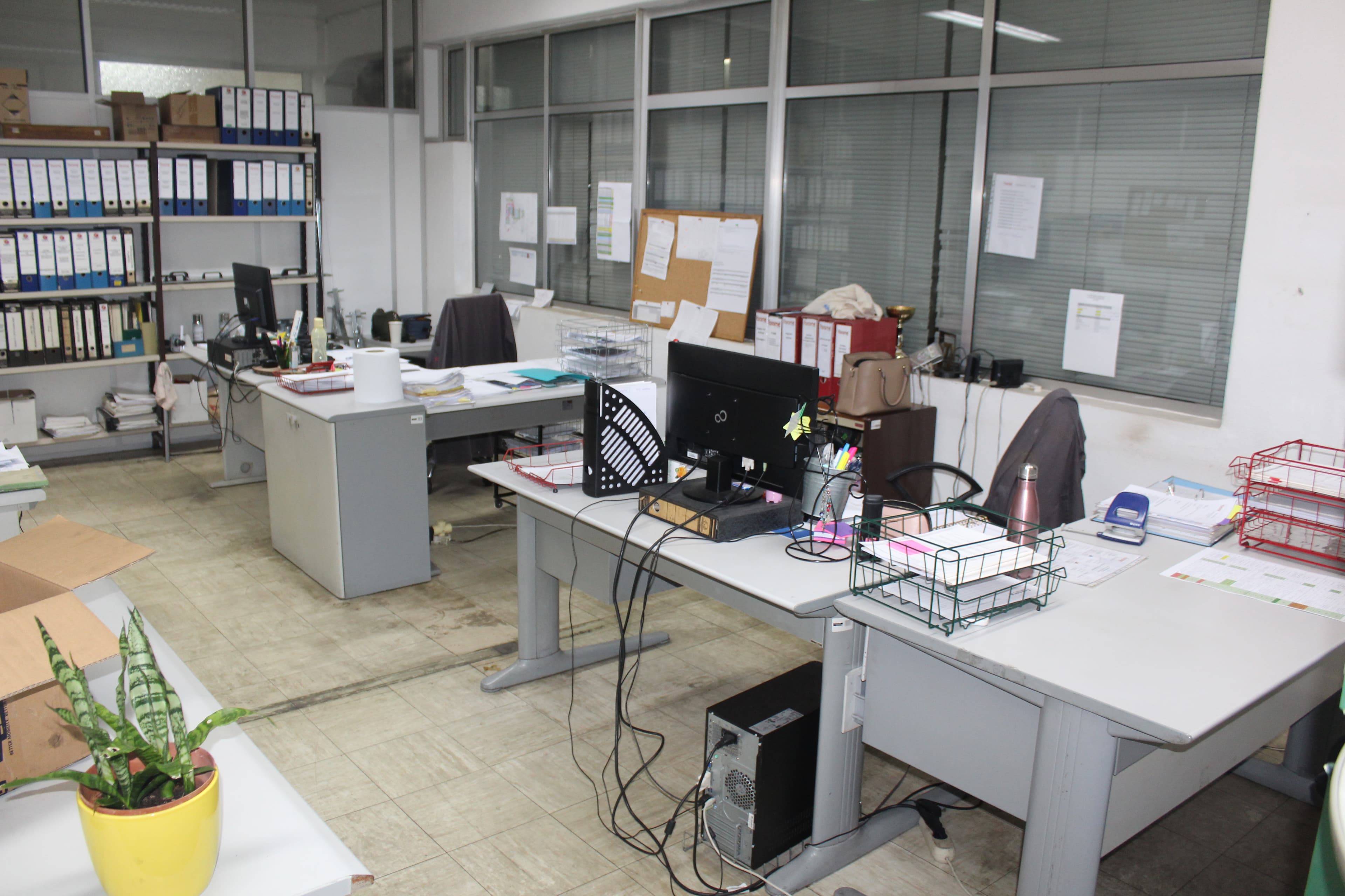 Equipamento de Escritório · Gabinete Médico · Balneário · Diversos