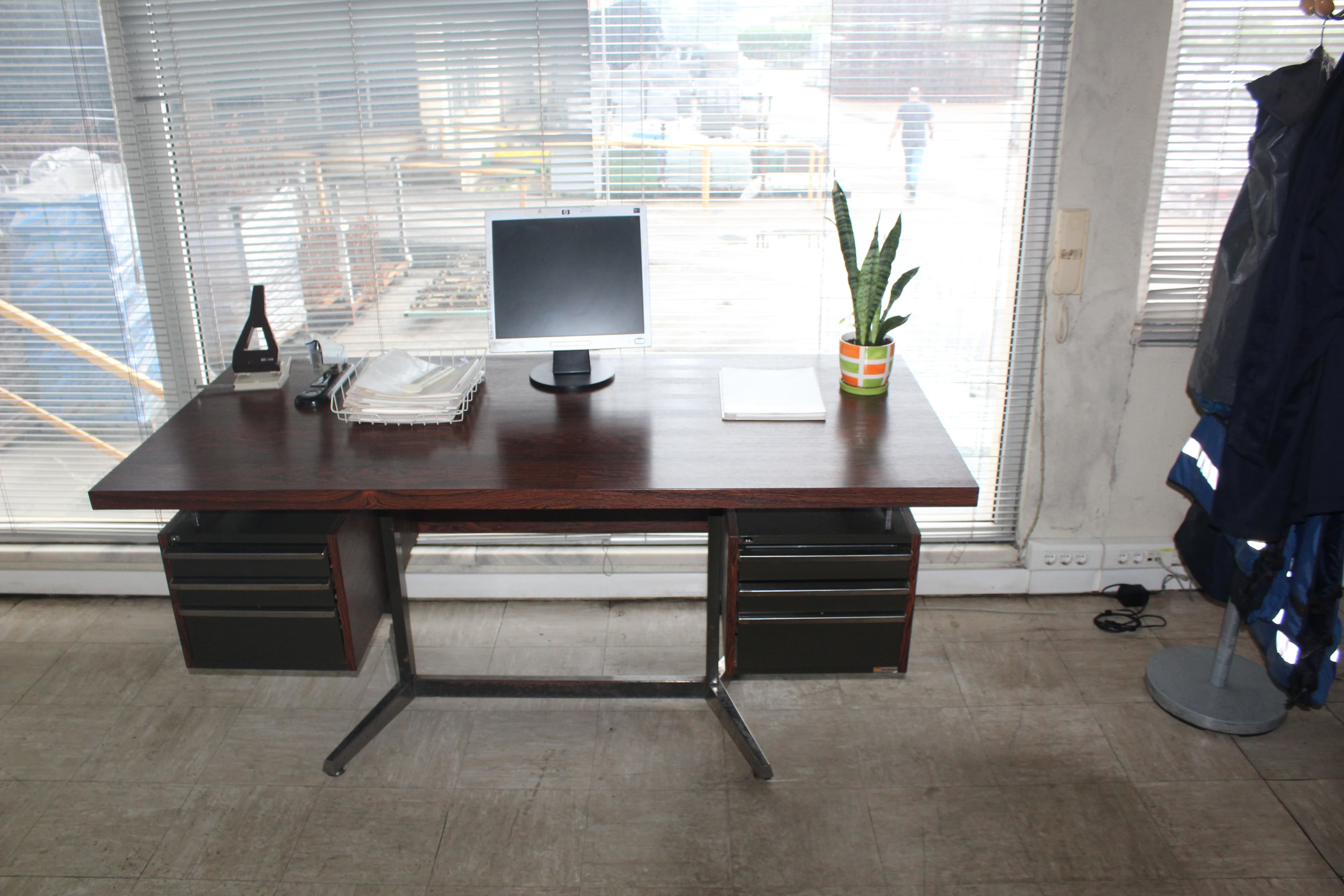 Equipamento de Escritório · Gabinete Médico · Balneário · Diversos — image 13