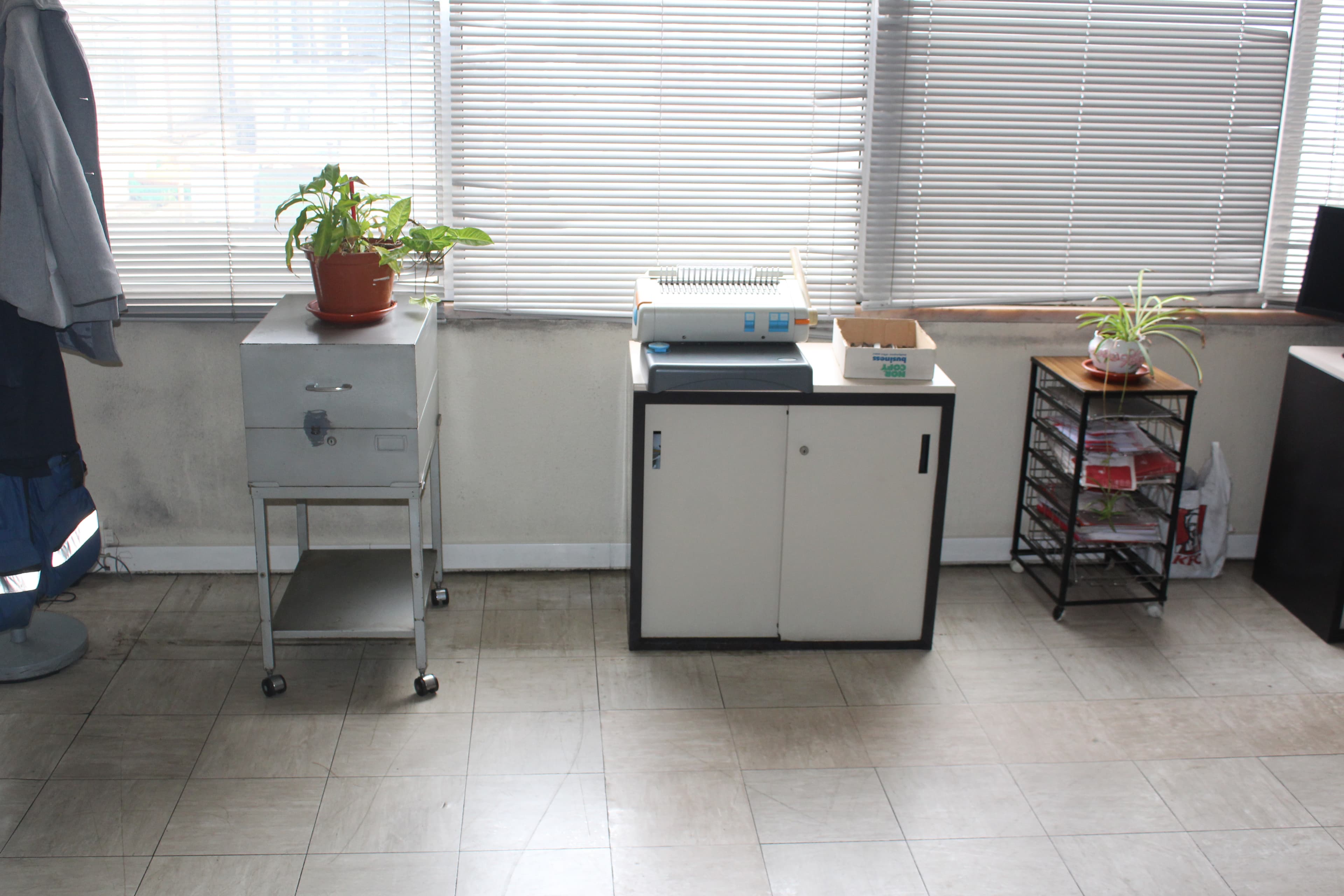 Equipamento de Escritório · Gabinete Médico · Balneário · Diversos — image 12