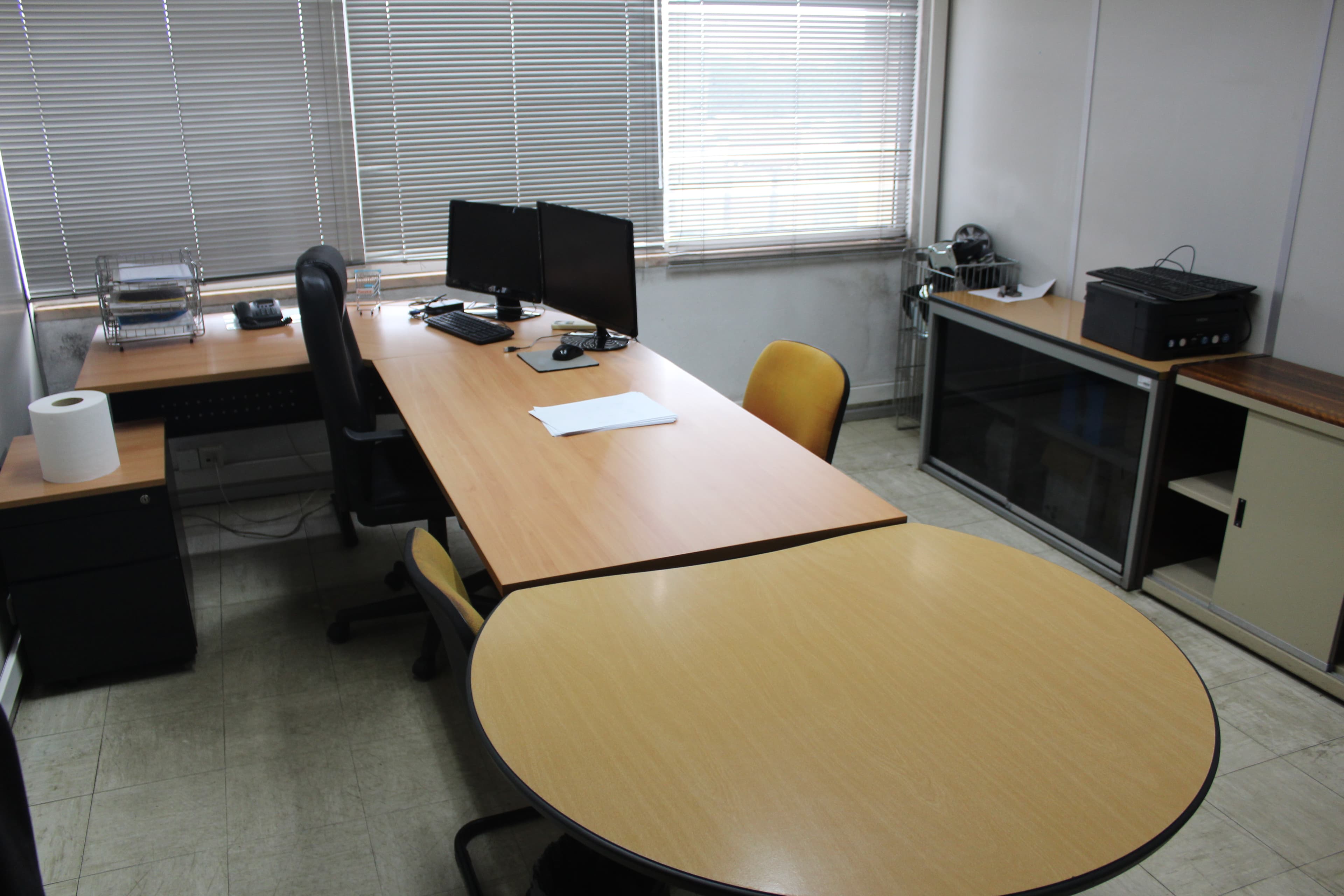 Equipamento de Escritório · Gabinete Médico · Balneário · Diversos — image 31